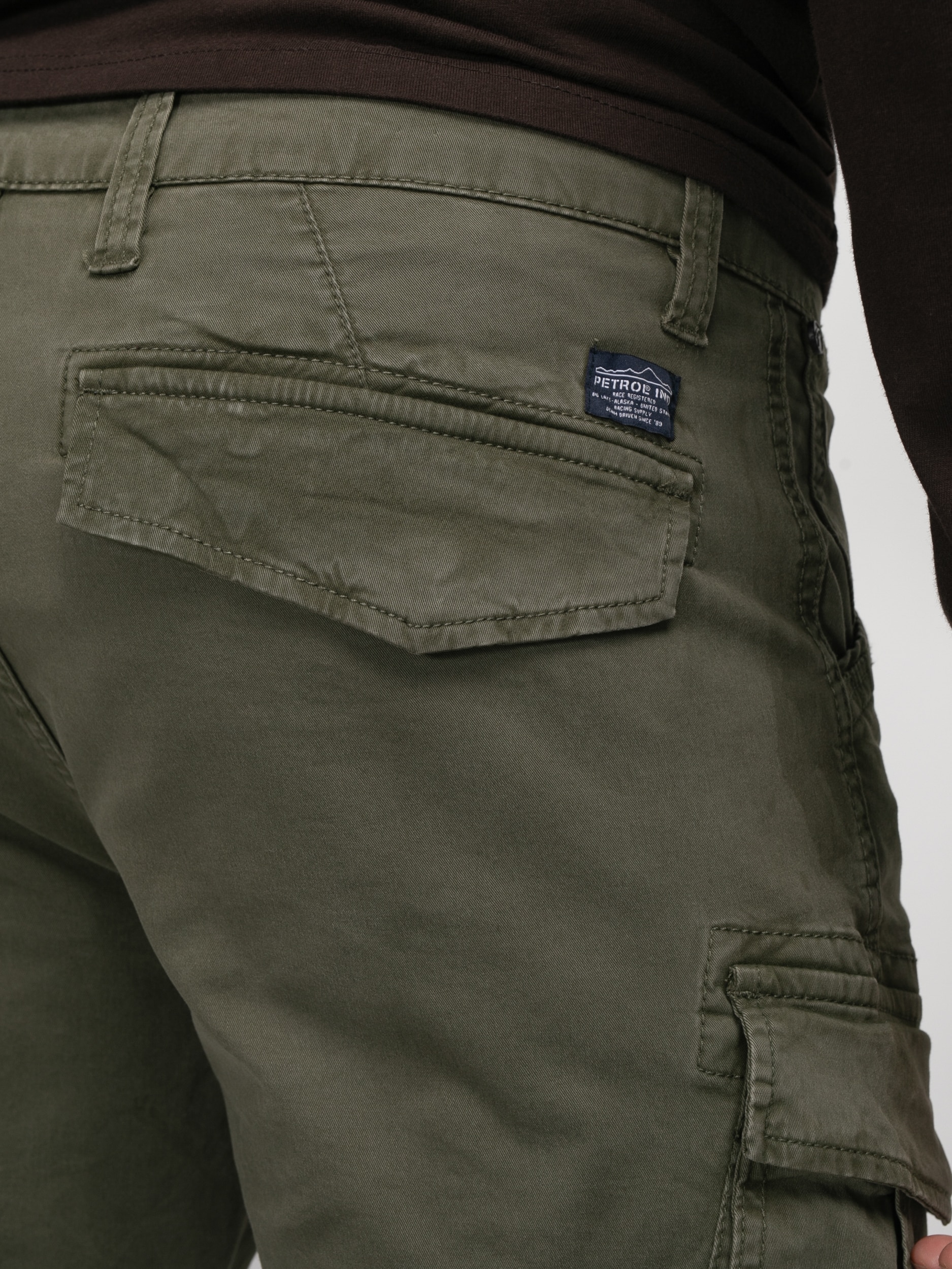 Petrol Industries Cargohose, Beinform: Carrot