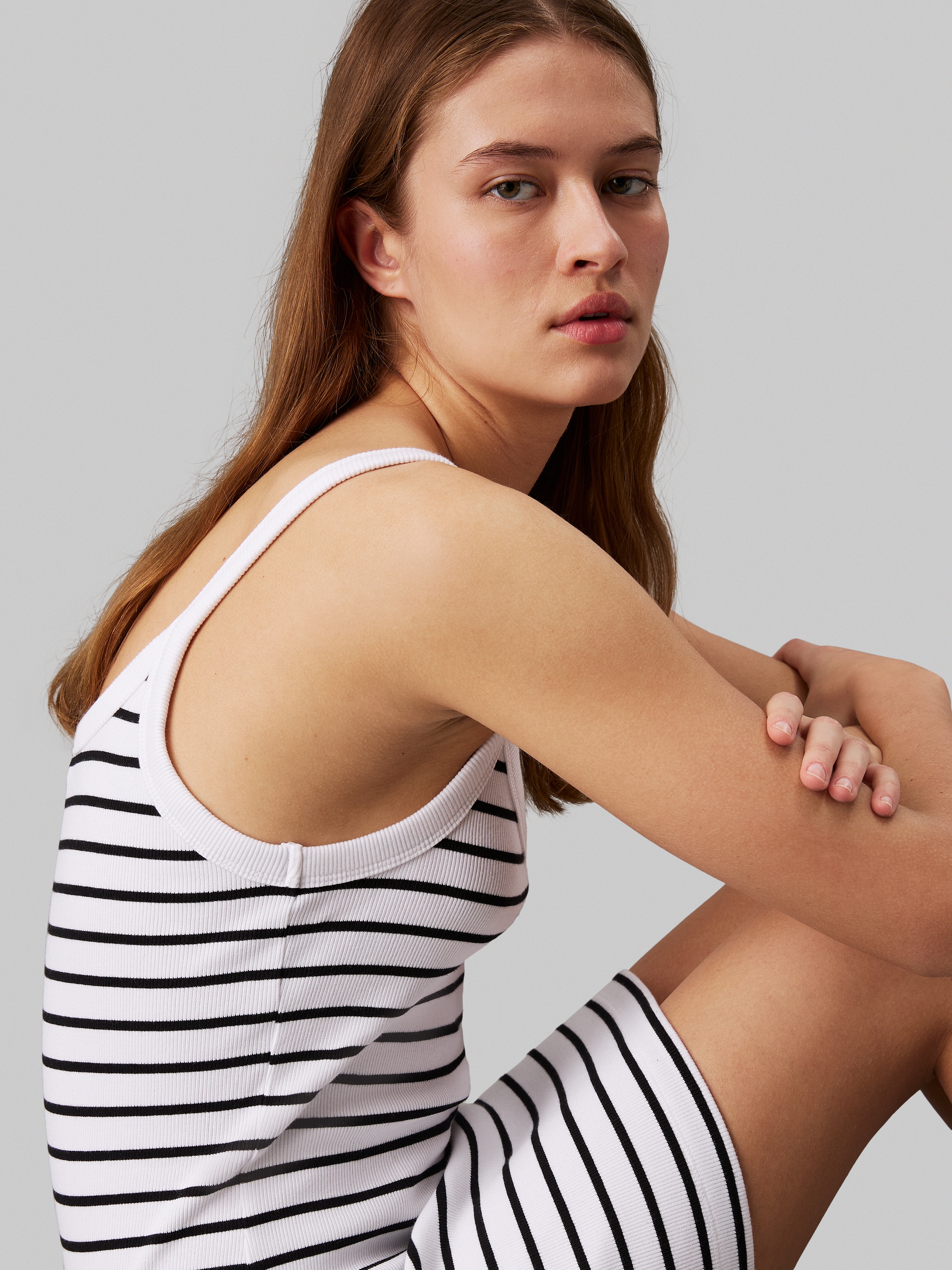 Calvin Klein Jeans Trägerkleid »WOVEN LABEL RIB TANK DRESS«, mit Logopatch