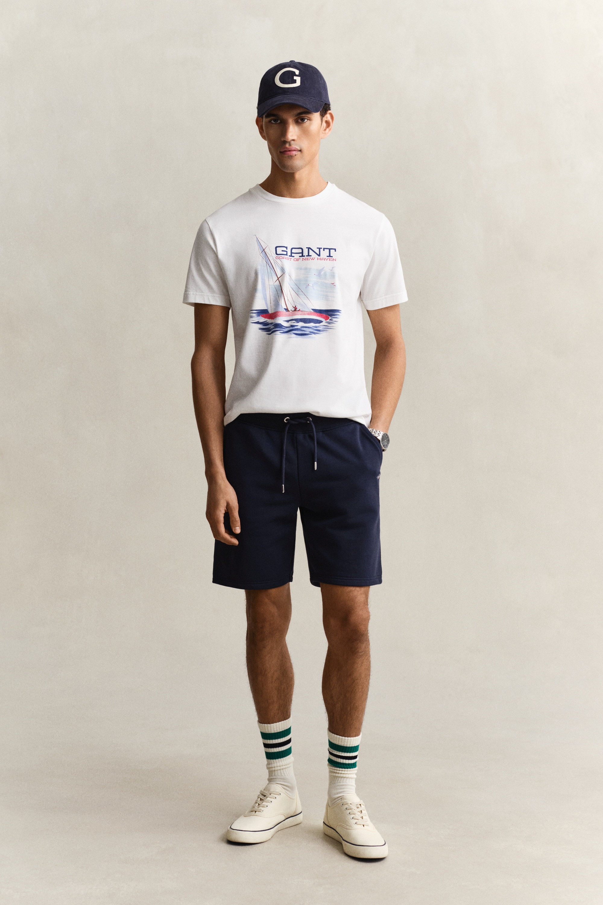 Gant Sweatshorts »REG SHIELD SWEAT SHORTS«  avec petite broderie logo sous la poche passe-main