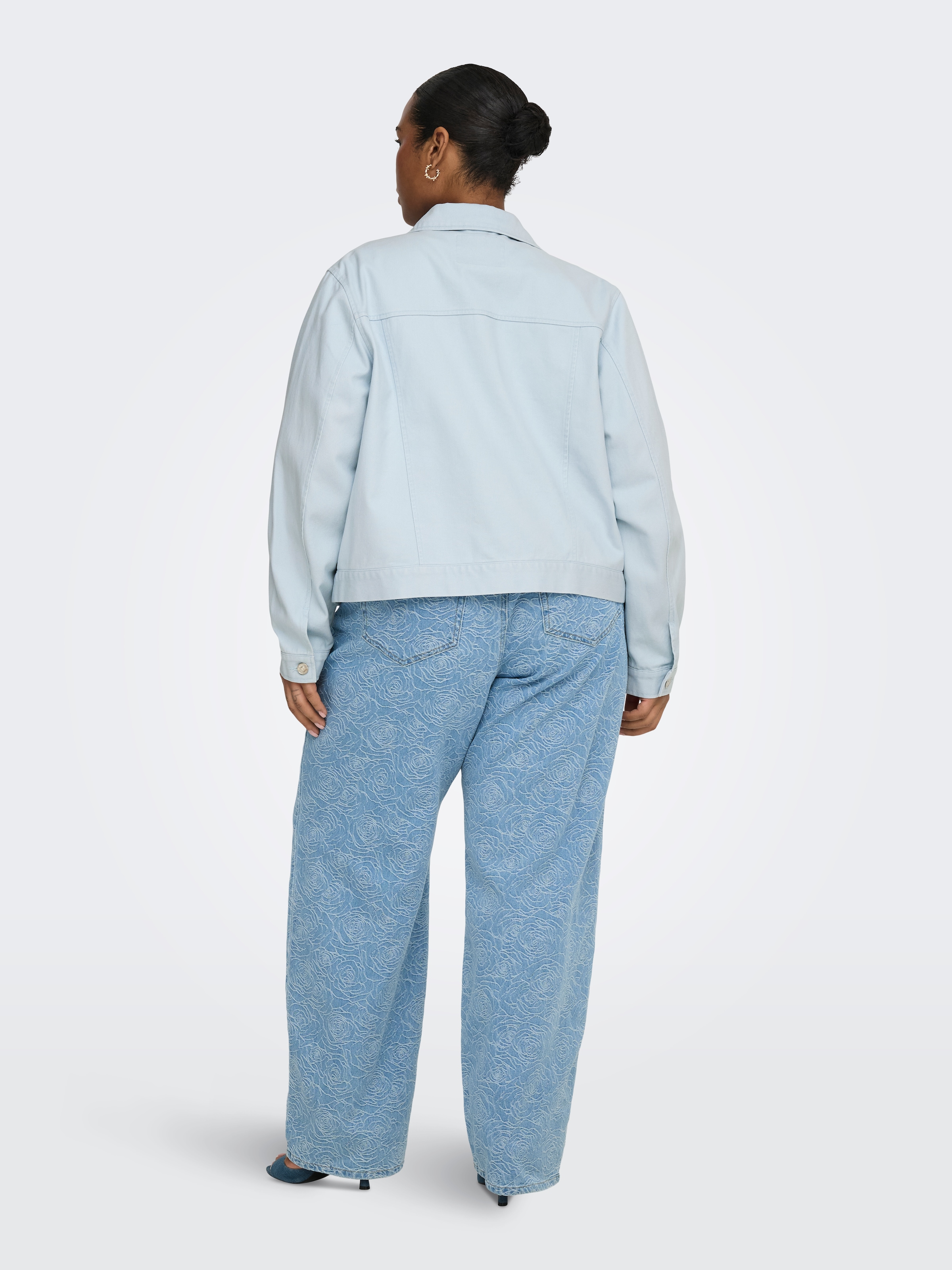 ONLY CARMAKOMA Veste en jean »CARELSA CROCHET DENIM JACKET OTW« mit Stickerei Detail