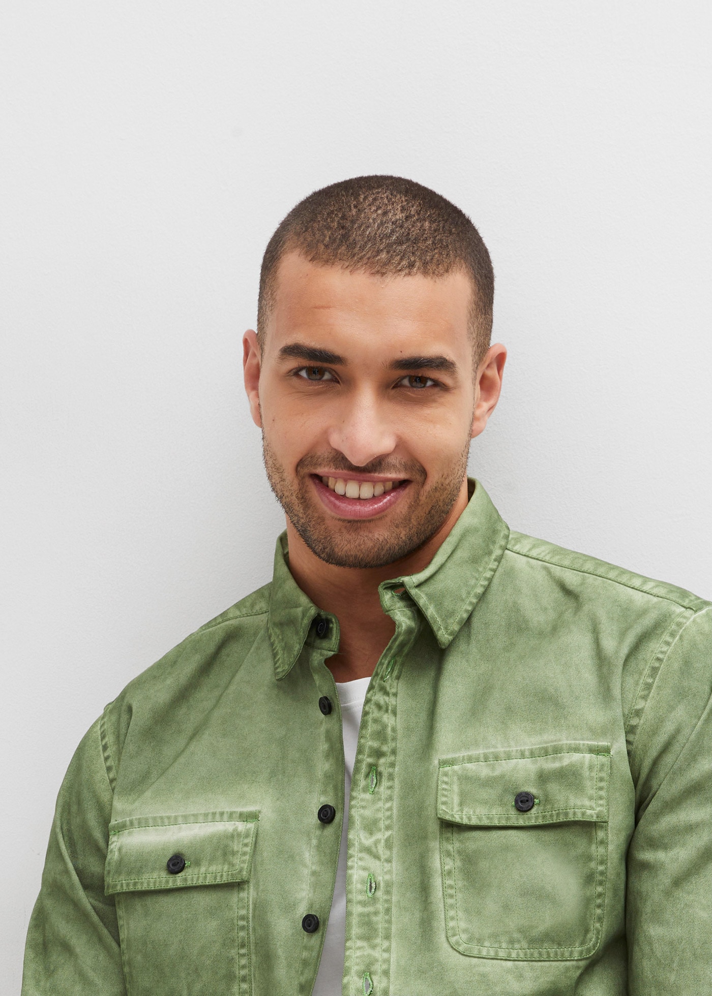 bonprix Chemise à manches longues Regular Fit, aus reiner Baumwolle, in Used-Optik, mit Brusttasche