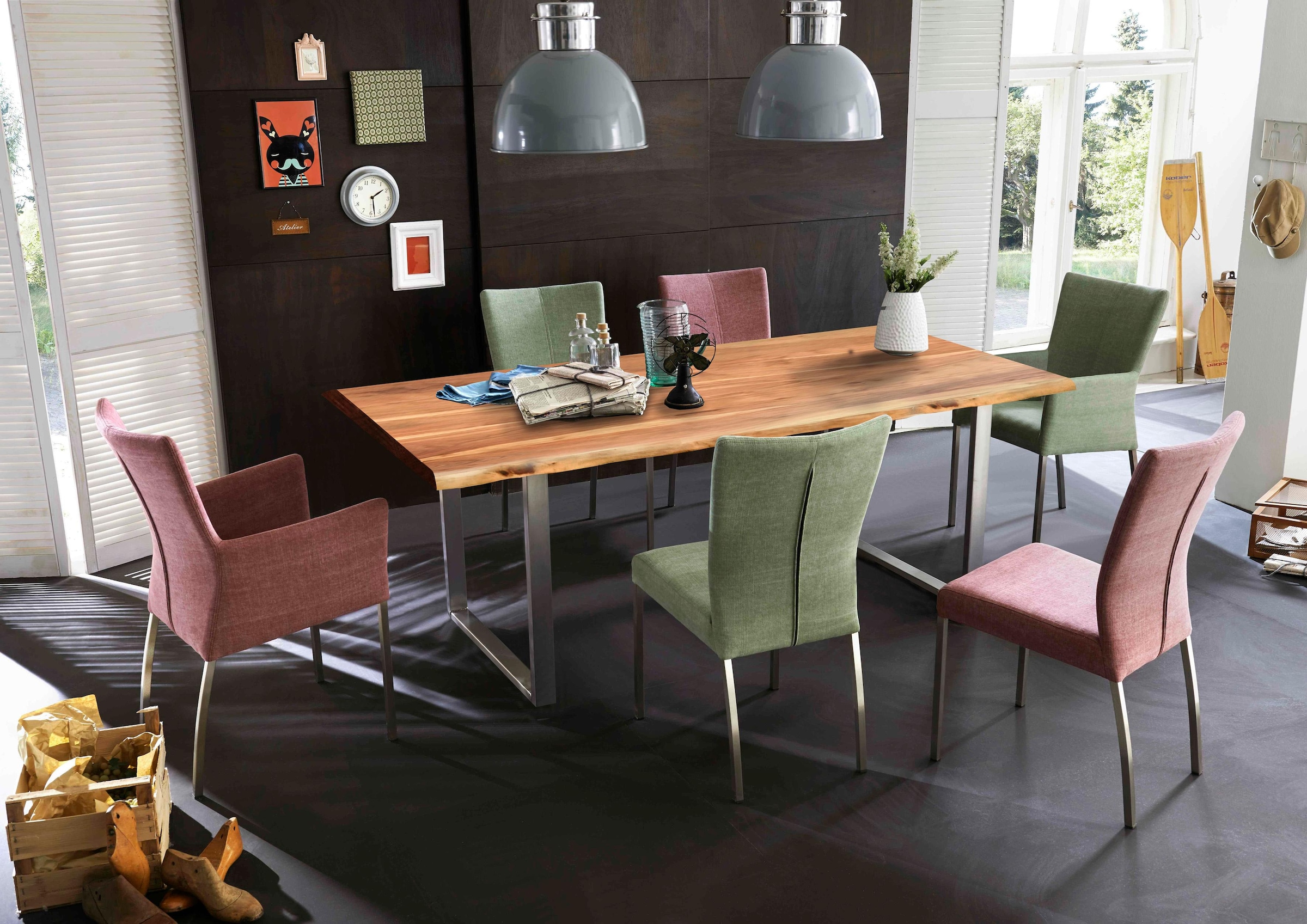 SIT Table de salle à manger »Xàtiva aus Akazienholz Massivholz mit Baumkante & Stahlgestell« Bord naturel d'arbre rencontre une structure moderne en acier en U