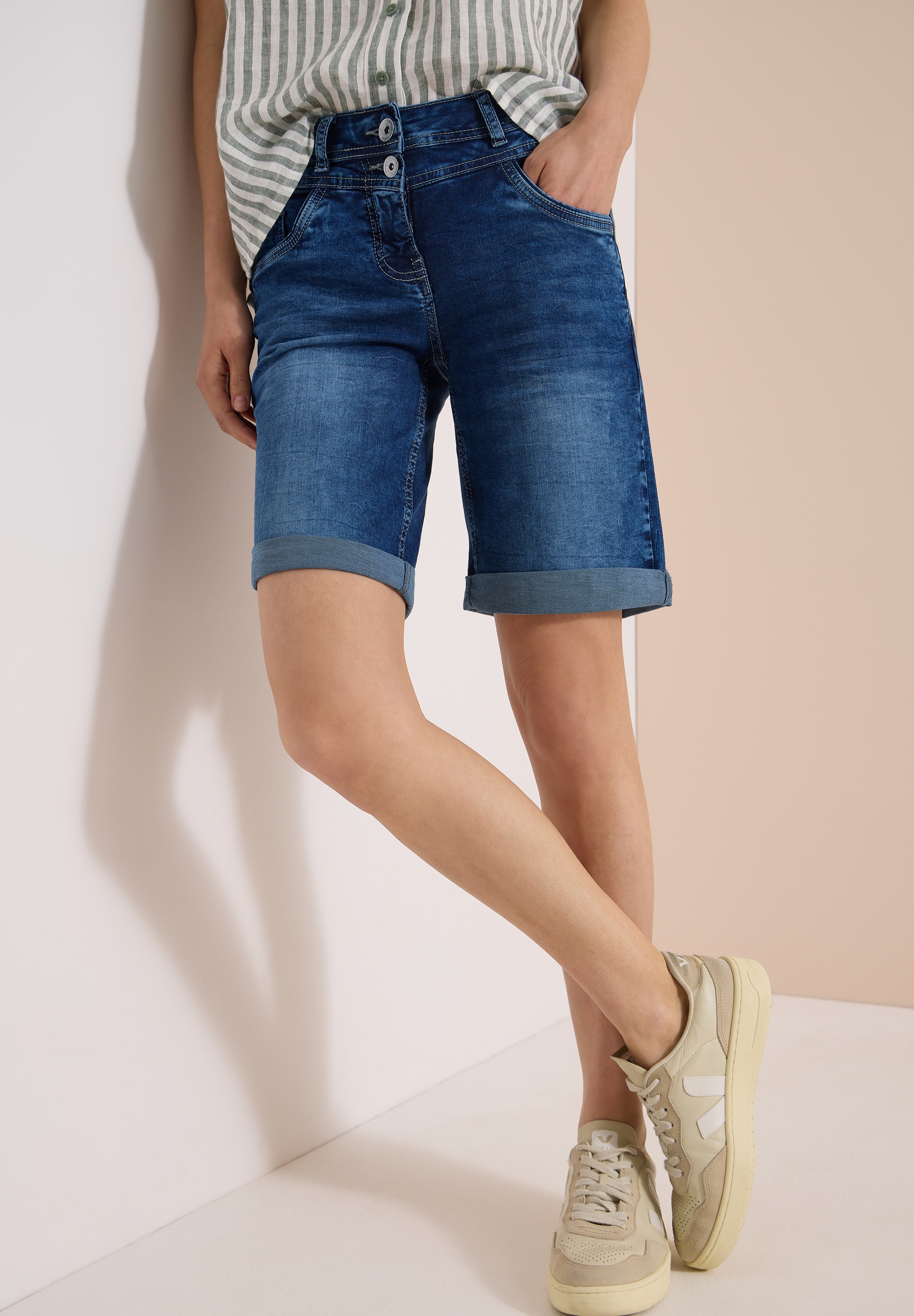 Image of Cecil Jeansshorts "Style Scarlett" Turn-Up-Detail, Casual Fit, 5-Pocket-Style