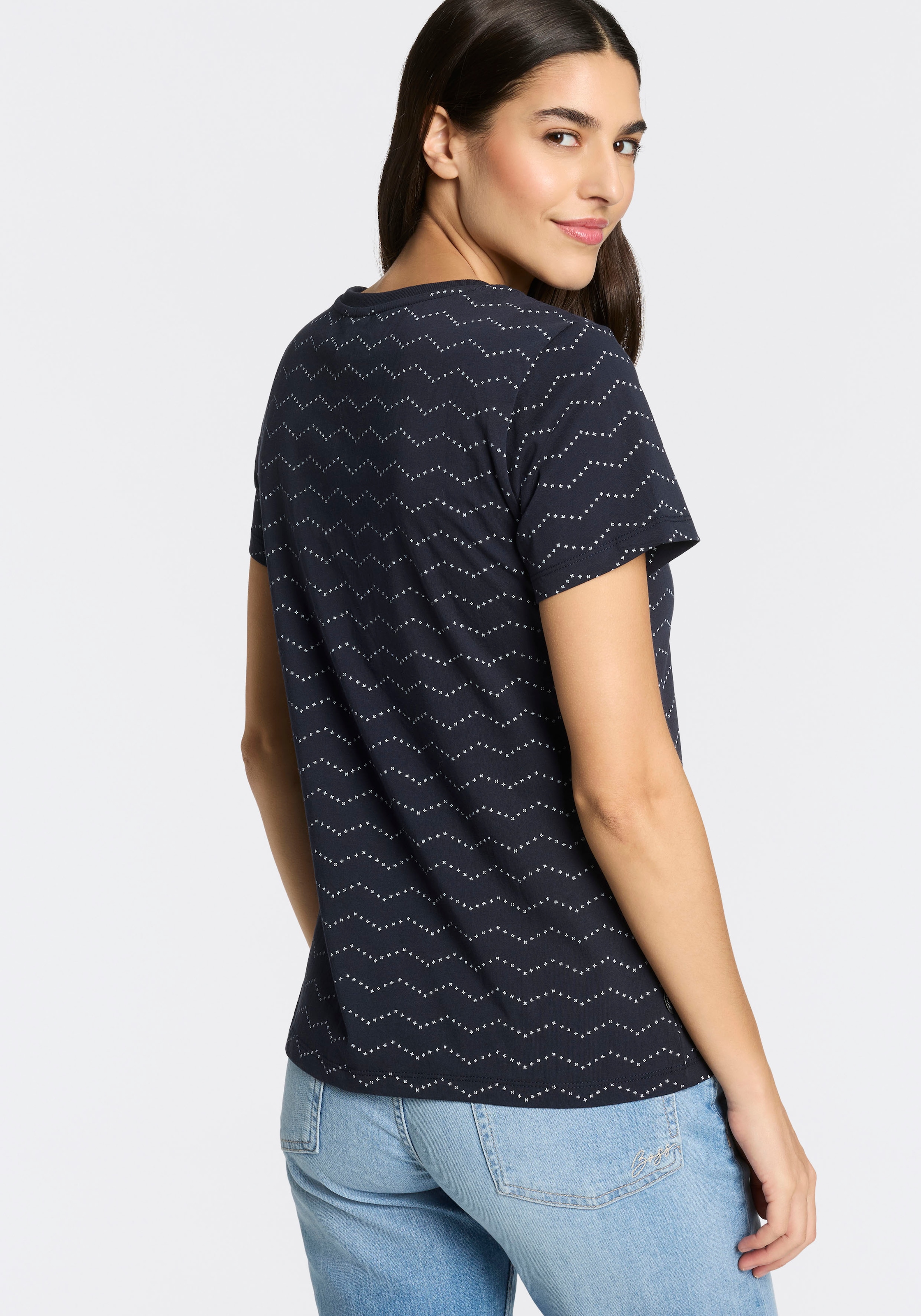 Ragwear T-shirt à manches courtes »MINTTA ZIG ZAG O« en aspect zigzag avec inscription de la marque au col