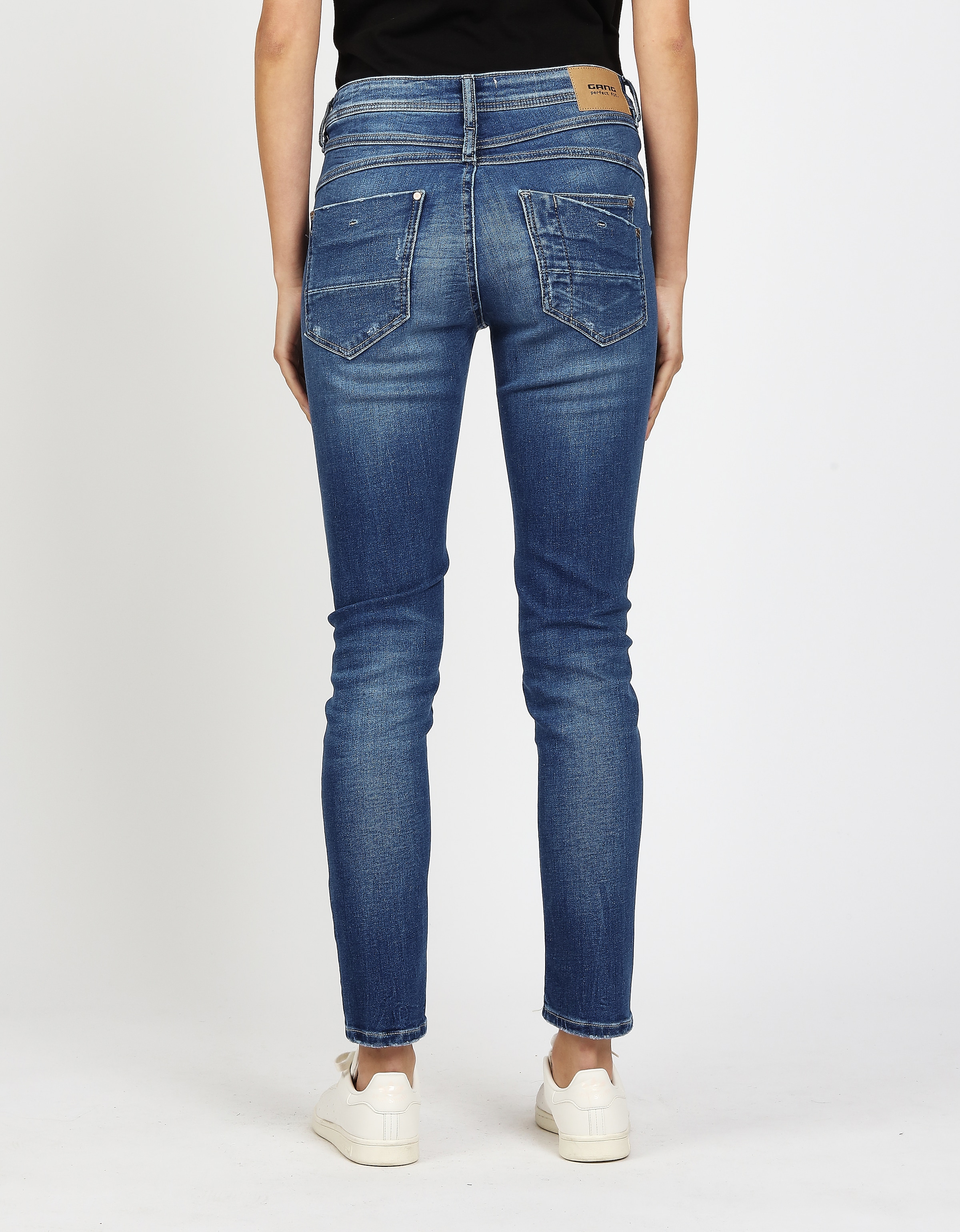 GANG Relax-fit-Jeans »94AMELIE« mit Used-Effekten