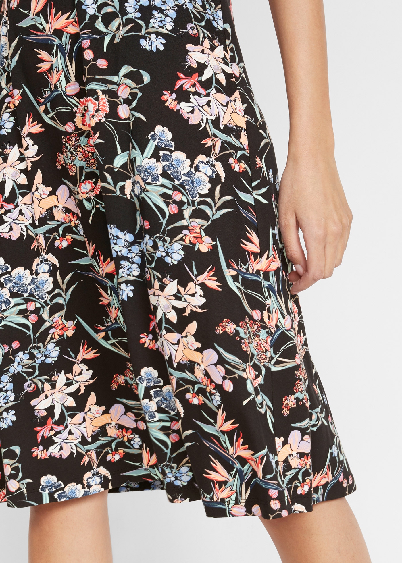 bonprix Jerseykleid für warme Tage, aus Viskose mit Elasthan, A-Linien-Schnitt