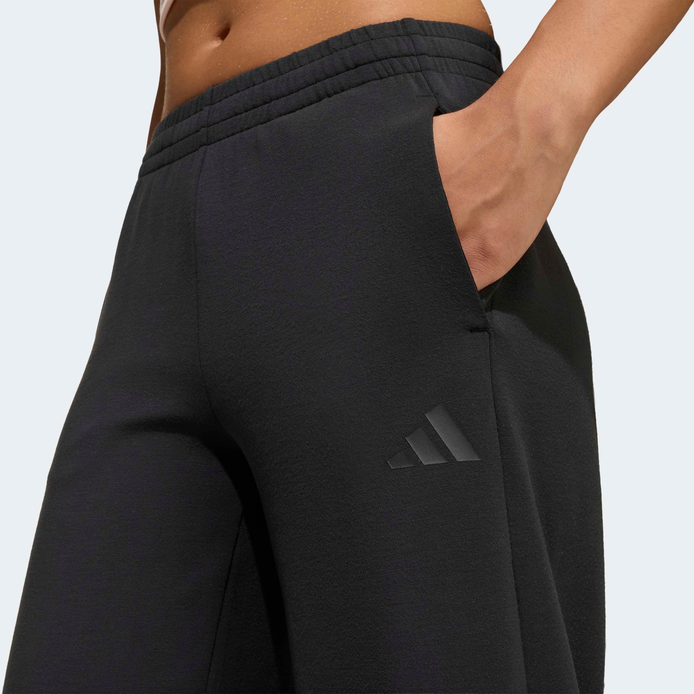 adidas Sportswear Sporthose »FUTURE ICONS 3-STREIFEN MIT WEITEM BEIN«