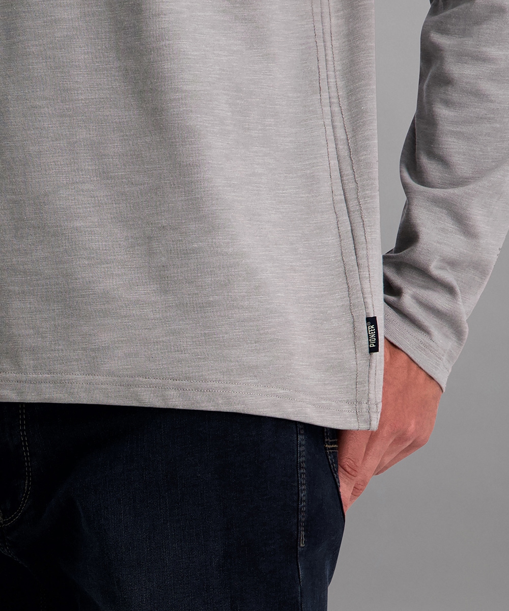 Pioneer Authentic Jeans Langarmshirt in normale Passform