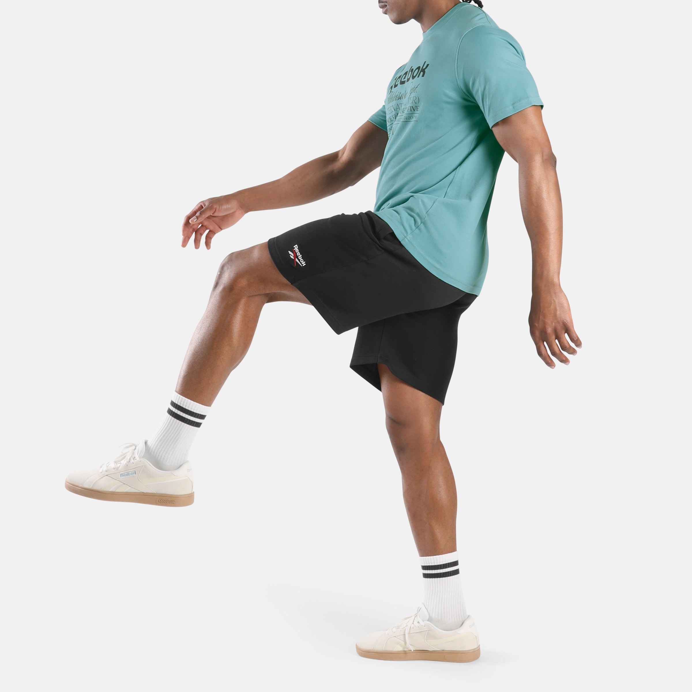 Reebok Sweatshorts »ID 2-COLOUR LOGO FRENCH TERRY 7" SHORT«  coupe sportive, en coton et polyester