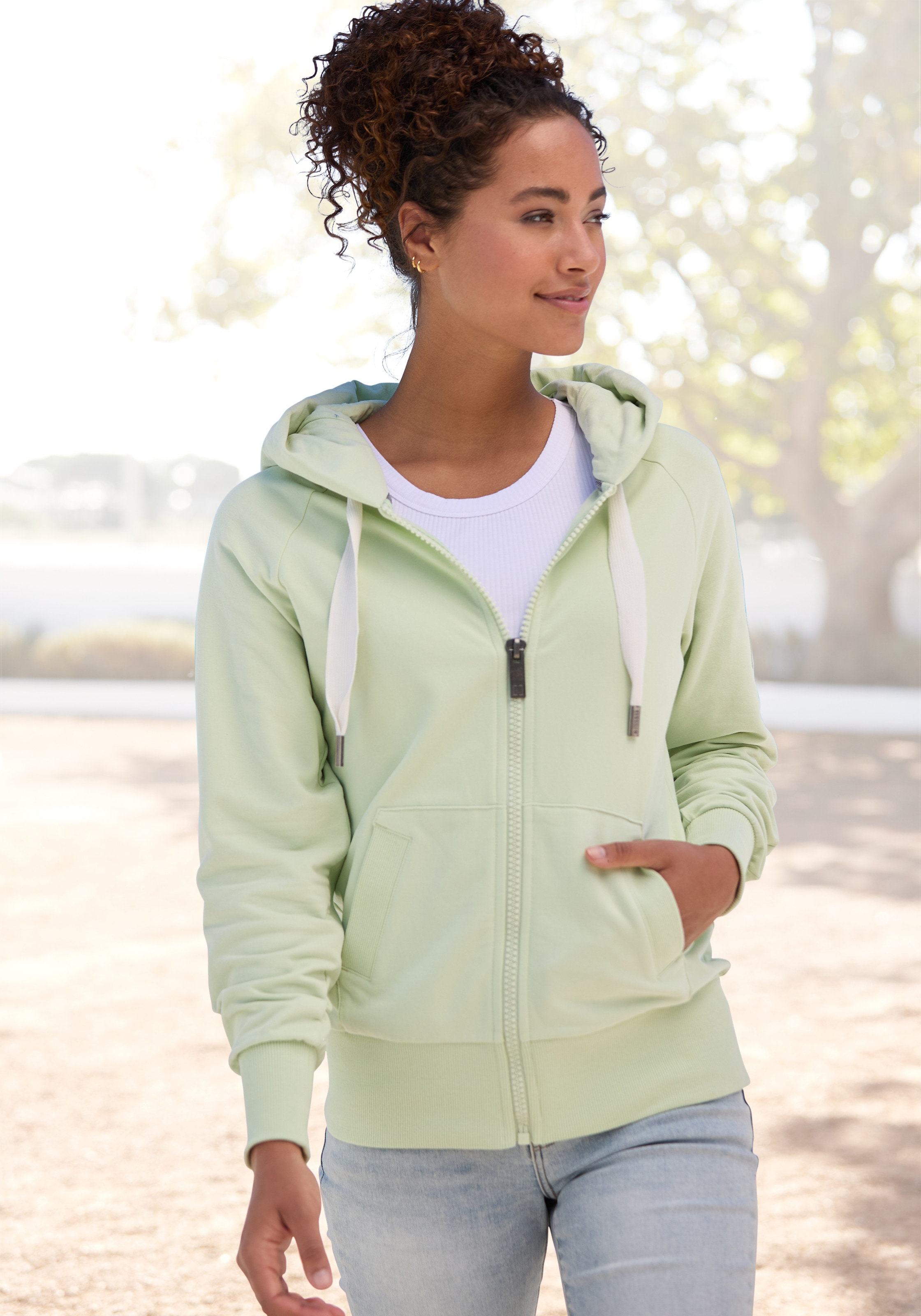 Image of Elbsand Kapuzensweatjacke "Kelda" mit Logo-Stickerei an der Kapuze, Sweatjacke mit Kapuze, Basic