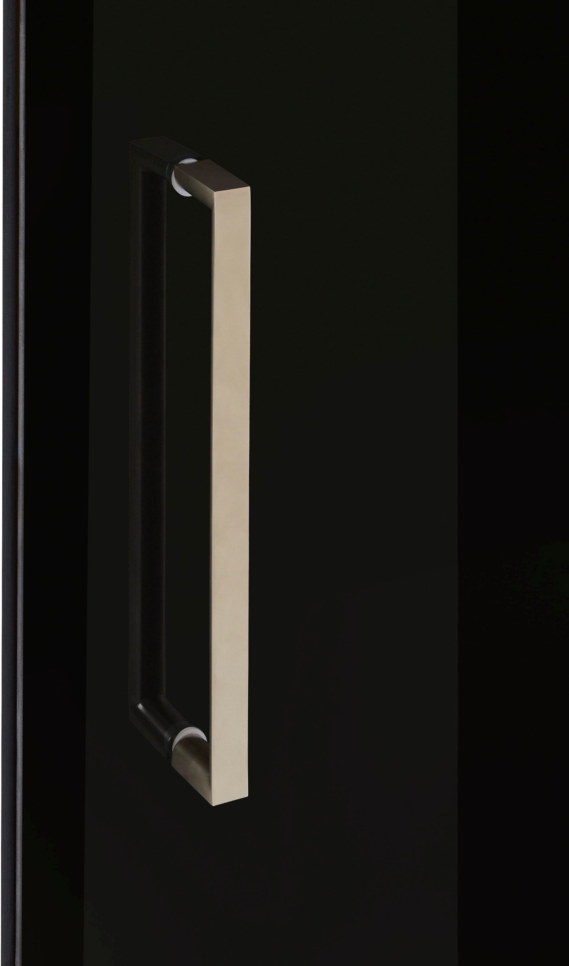 Home affaire Vitrine »Ribe,125cm hoch,4 Fächer,1Glasboden variabel einsetzbar«, Massivholz, Holzwerkstoff,dunkles gehärtetes Glas, Metall Griffe