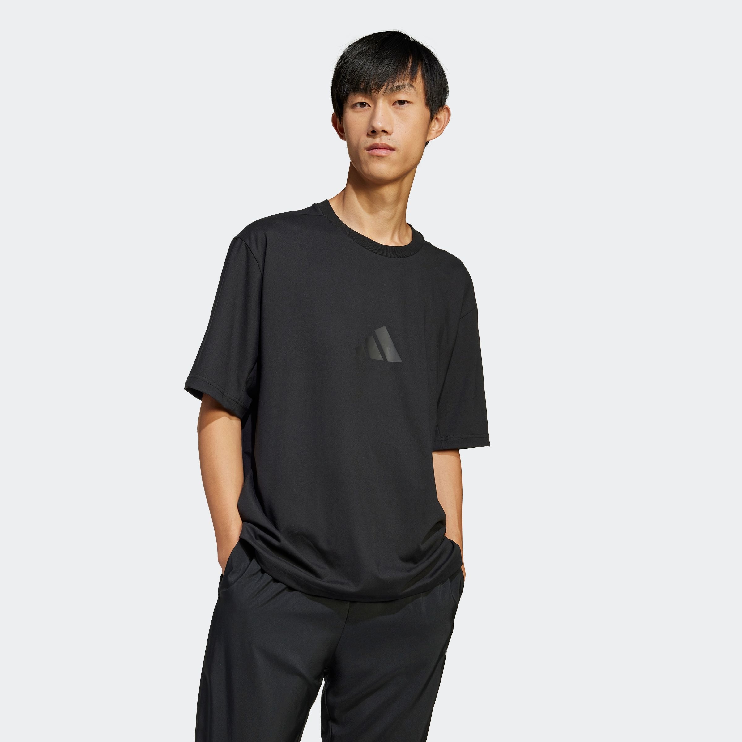 Image of adidas Sportswear T-Shirt "M Z.N.E. TEE LO" lockere Passform, mit Rundhalsausschnitt, mit Elasthan-Anteil