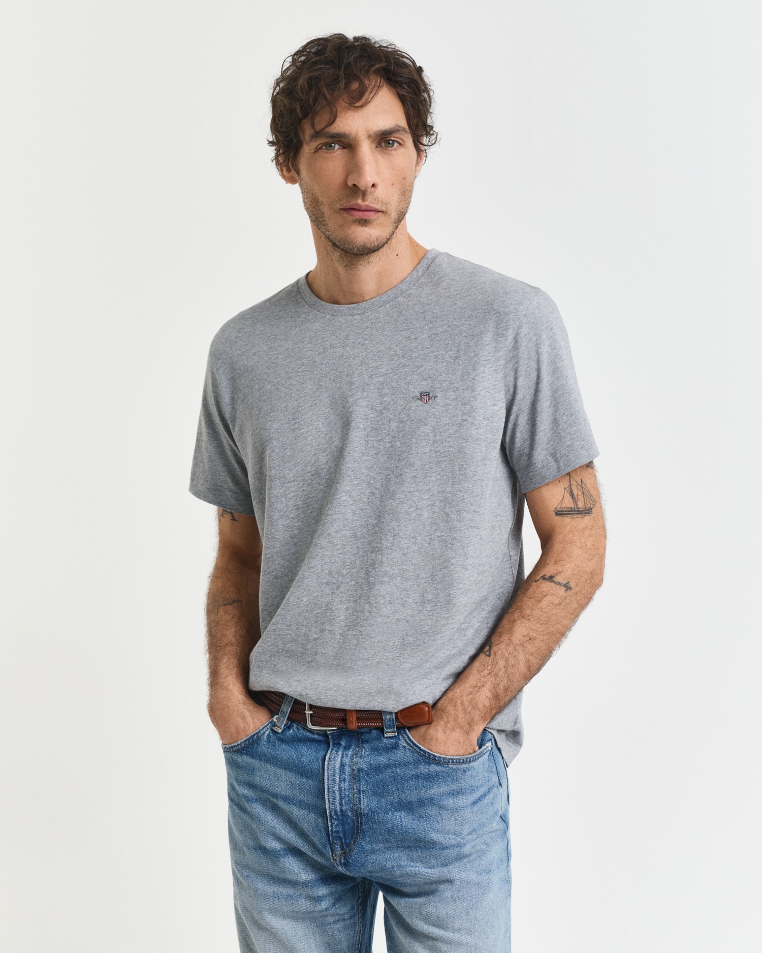 Image of Gant T-Shirt "REG SHIELD SS T-SHIRT" mit Logostickerei auf der Brust