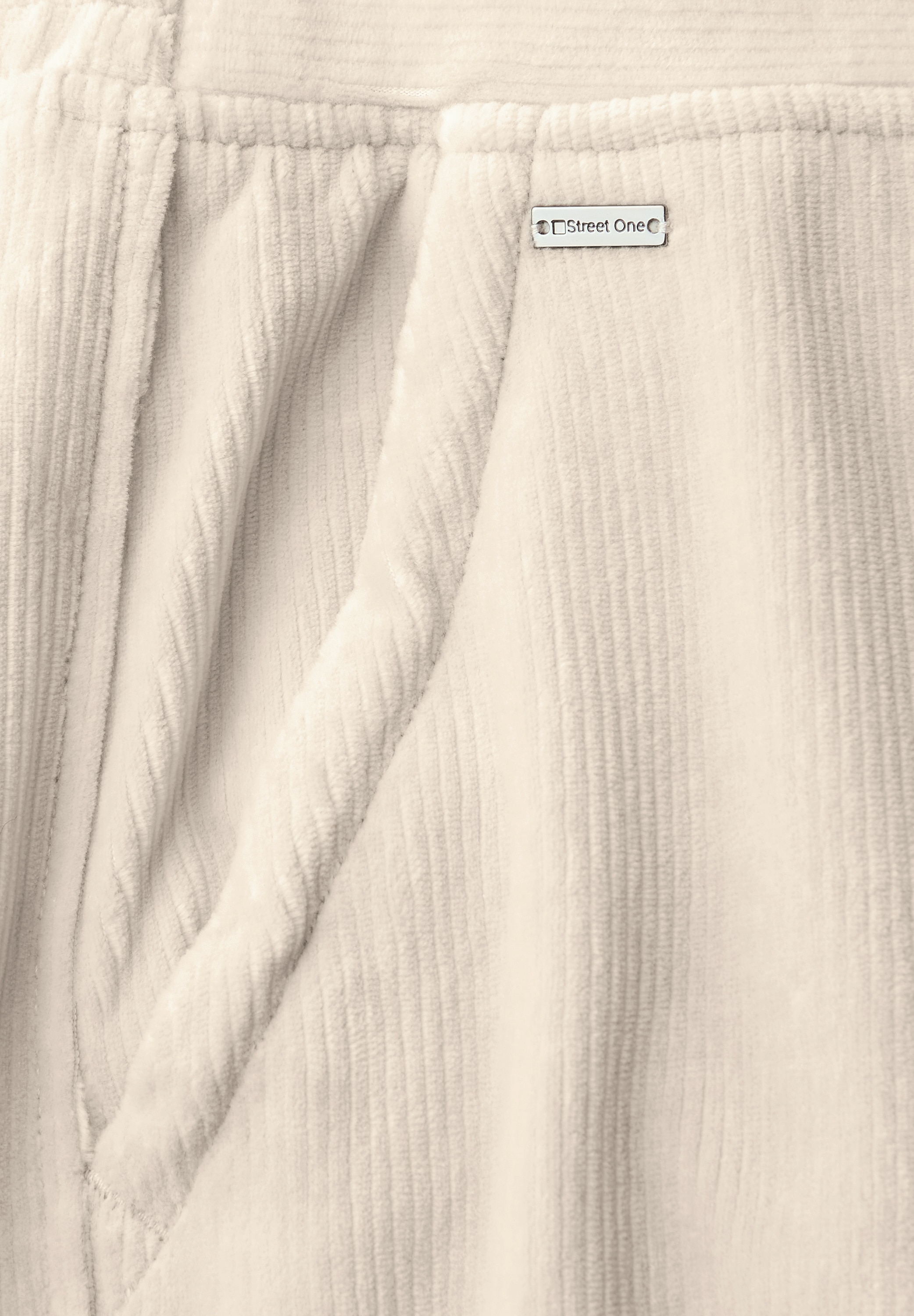 STREET ONE Pantalon en velours côtelé  mit Stretch und seitliche Taschen