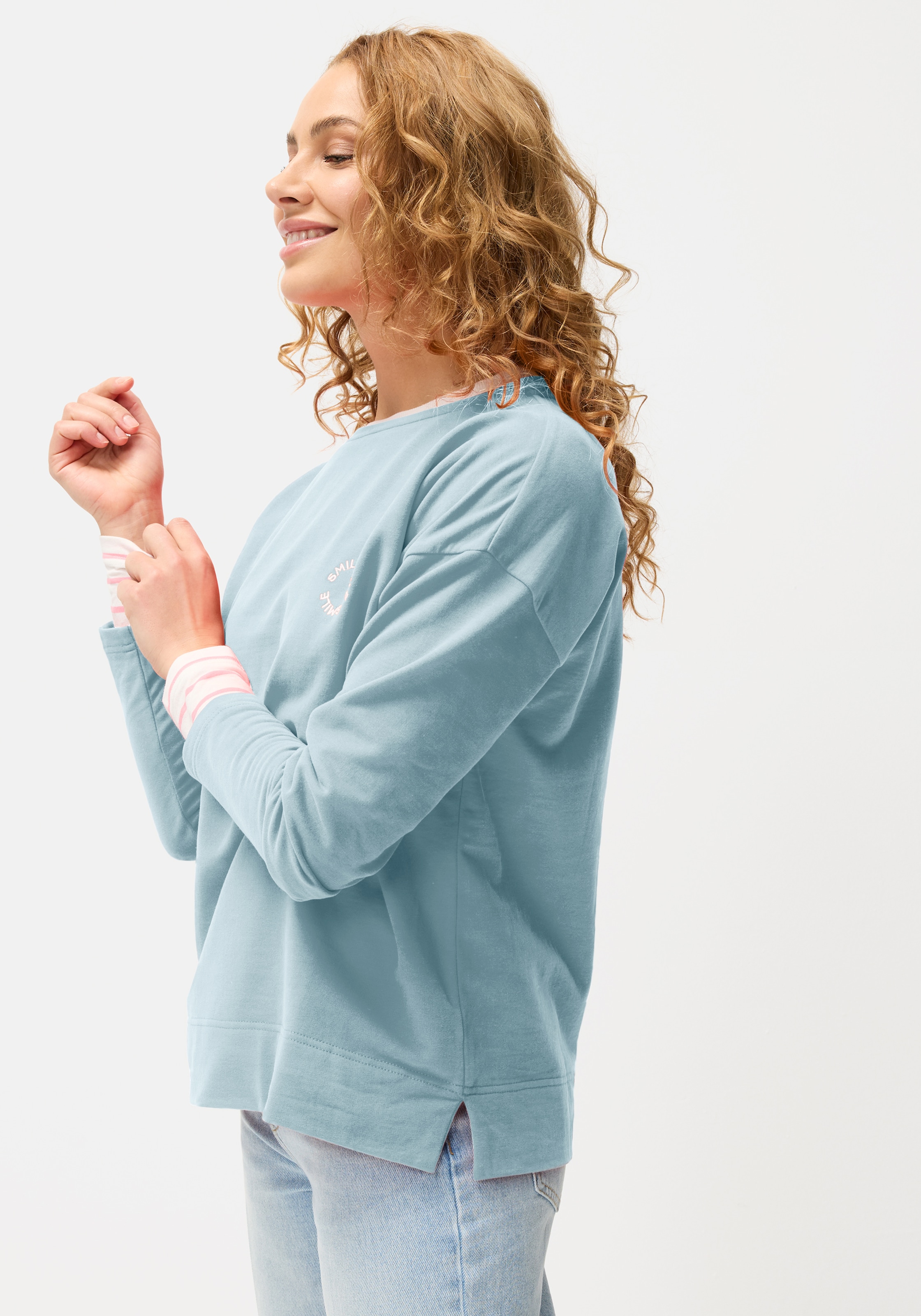Image of LASCANA Sweatshirt, mit kleinen Stickereien