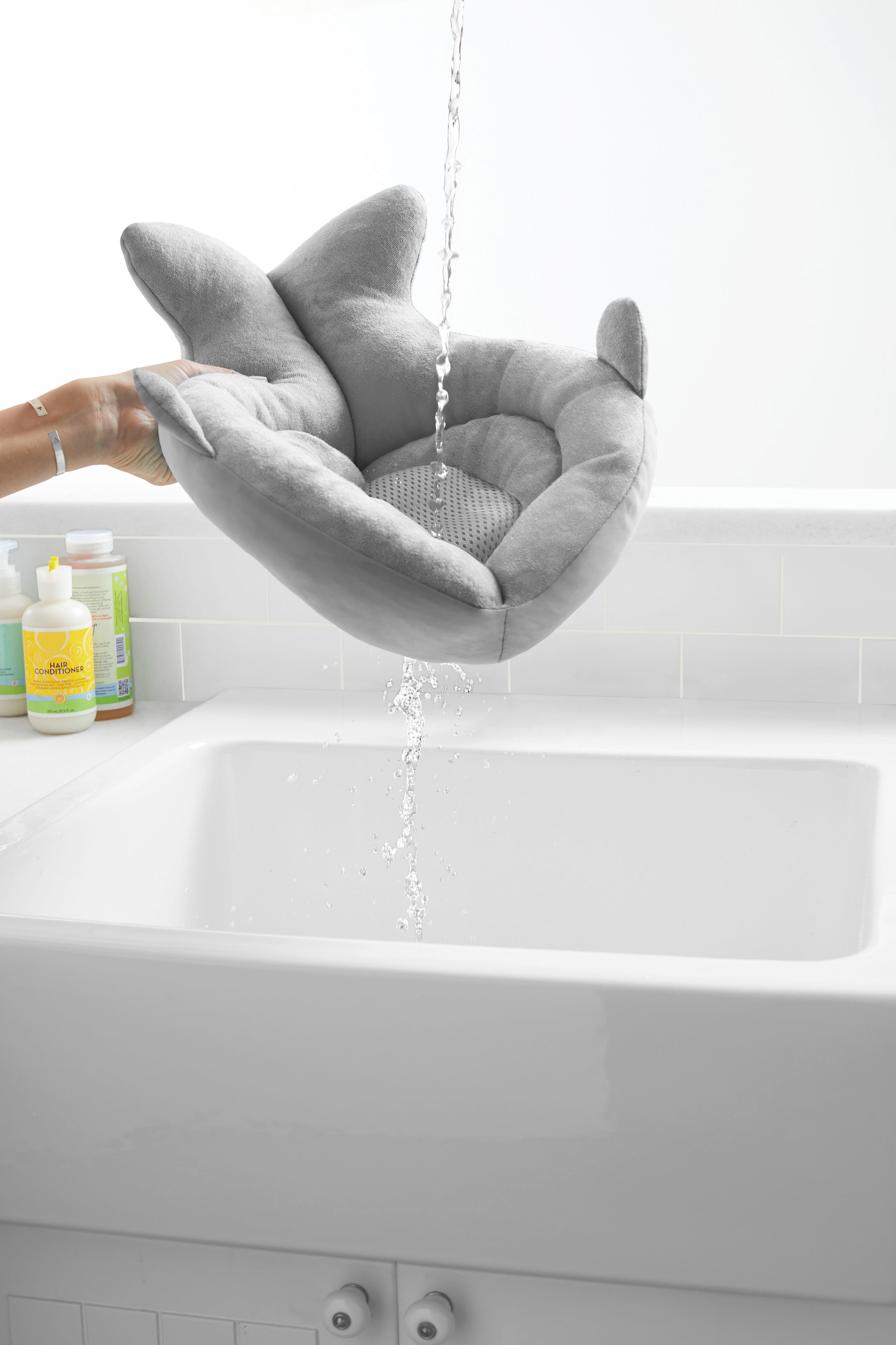 Skip Hop Babybadewanne »Gepolsterte Waschbecken-Badewanne, Moby, grau«