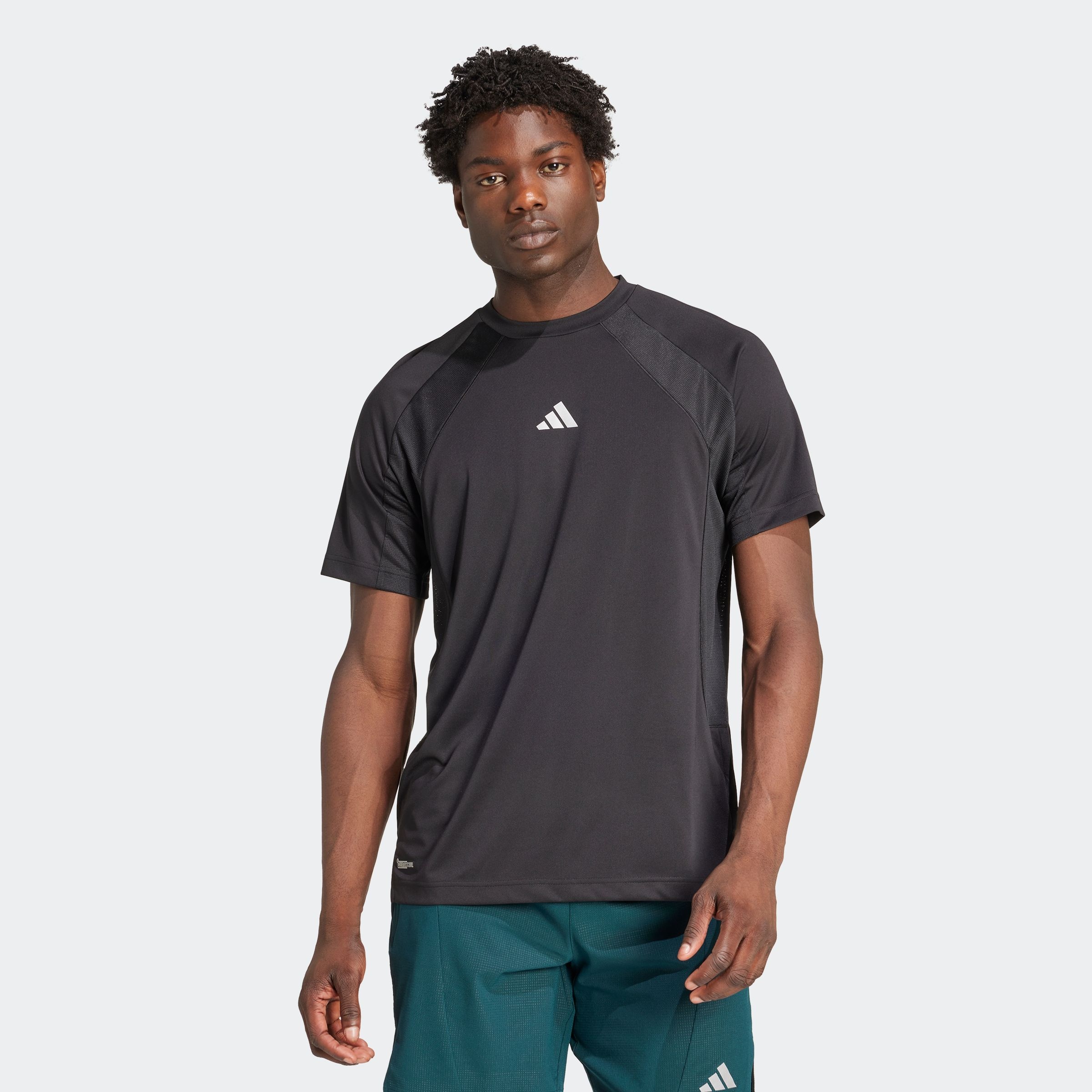 adidas Performance T-shirt »TECH APPAREL CLIMACOOL« mit glänzenden Details, aus leichter Popeline und luftigem Mesh