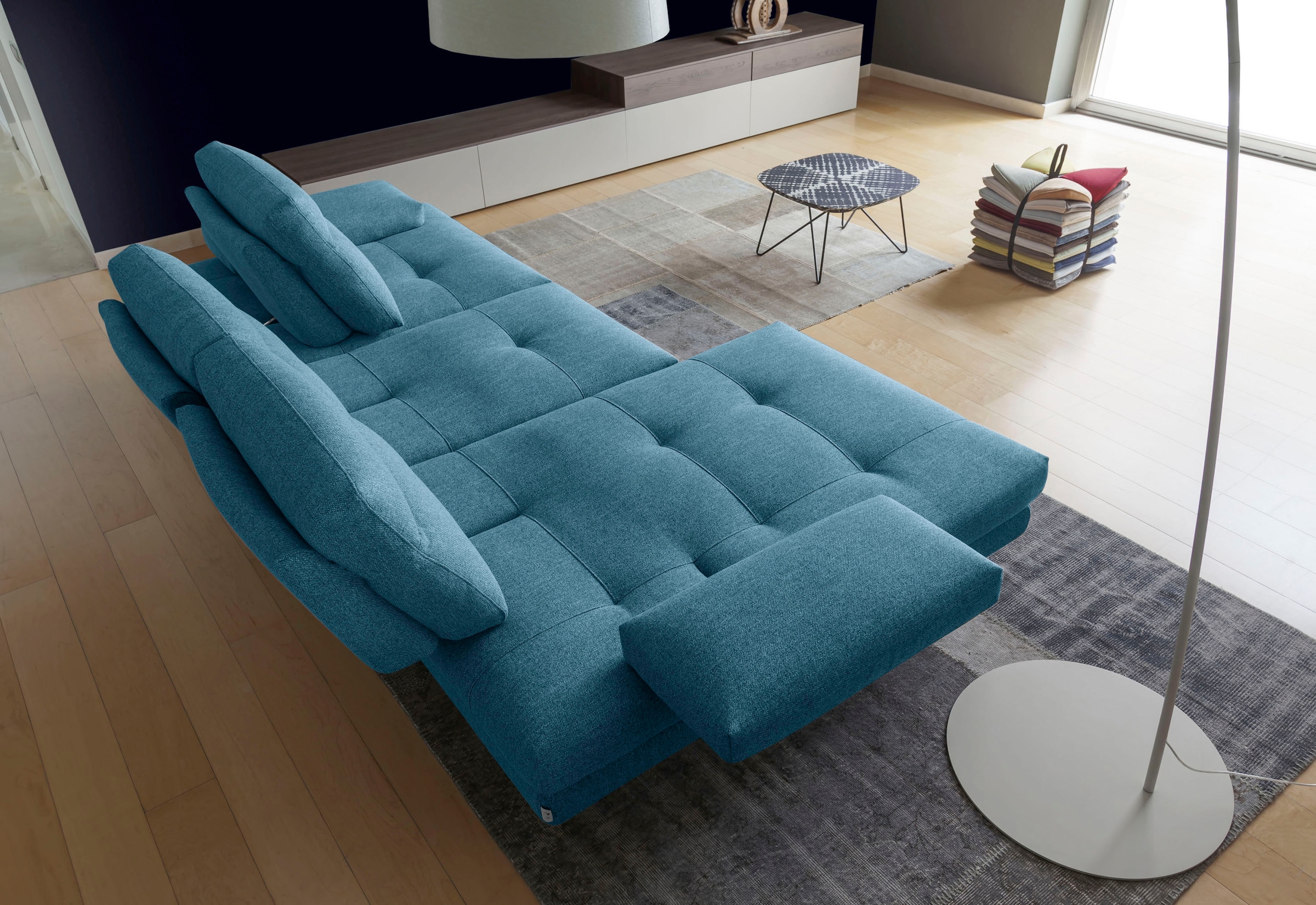 CALIA ITALIA Ecksofa »Toby Wing, L-Form, Multifunktionssofa, edel und bequem« inkl. Sitztiefenverstellung und Armlehnfunktion, Füsse in schwarz matt