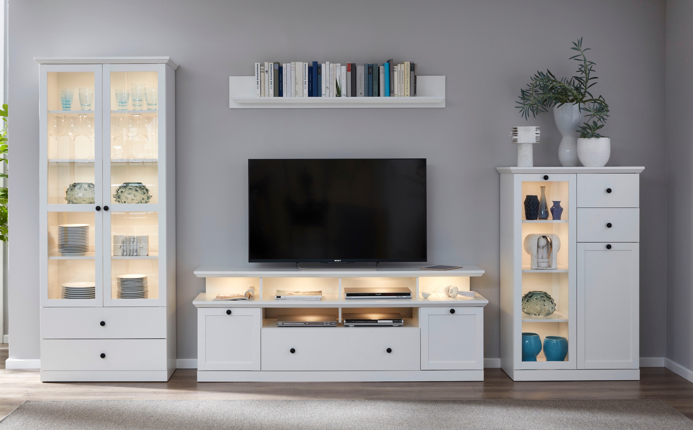 Home affaire Wandregal »Örebro« Bücherregal im zeitlosen Landhausstil - Masse (B/T/H) 139/17/21 cm