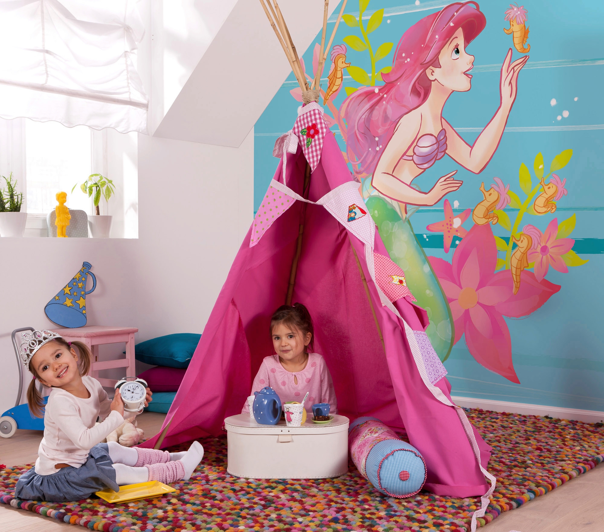 Komar Vliestapete »Digitaldruck Vlies - Ariel Little Friends - Grösse 250 x 250 cm«, bedruckt, Kinderzimmer