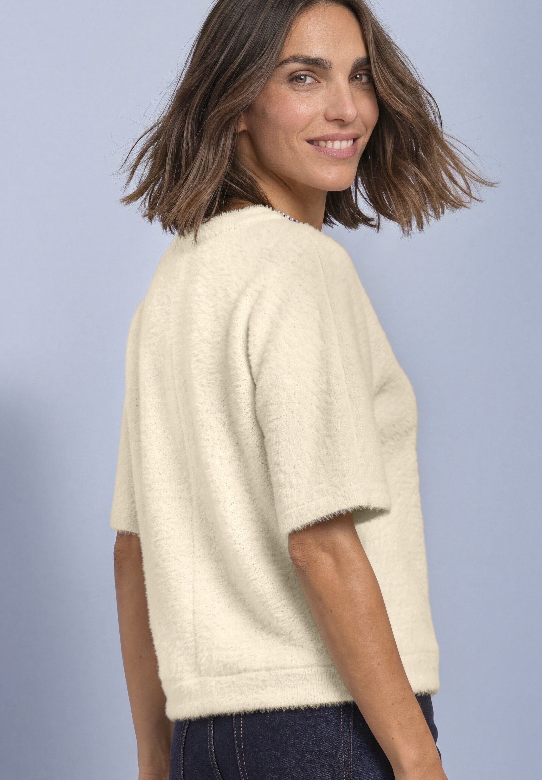 STREET ONE Pull à manches courtes Plüsch-Shirt mit Rundhals und Schmucksteinen