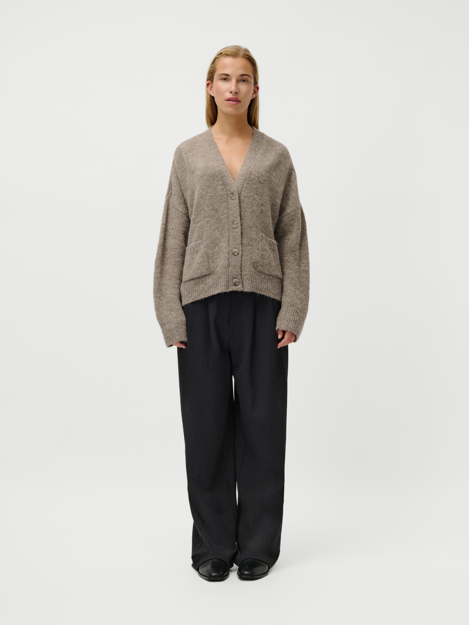 LeGer Strickjacke »Hanne, LeGer by Lena Gercke«, Regular fit mit V-Ausschnitt