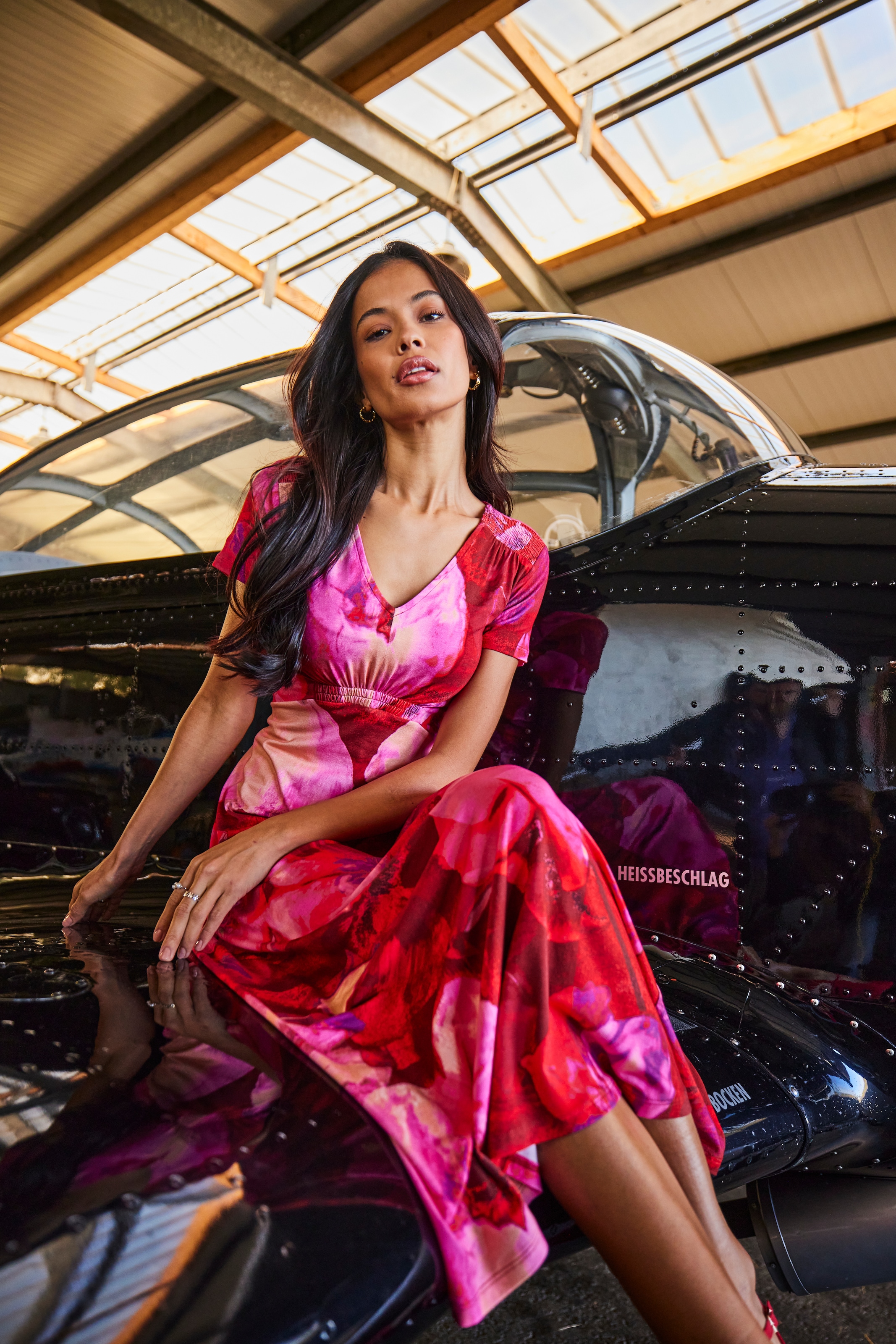 Aniston SELECTED Robe midi mit Smok-Details und fantasievollem Blütendruck - NEUE KOLLEKTION