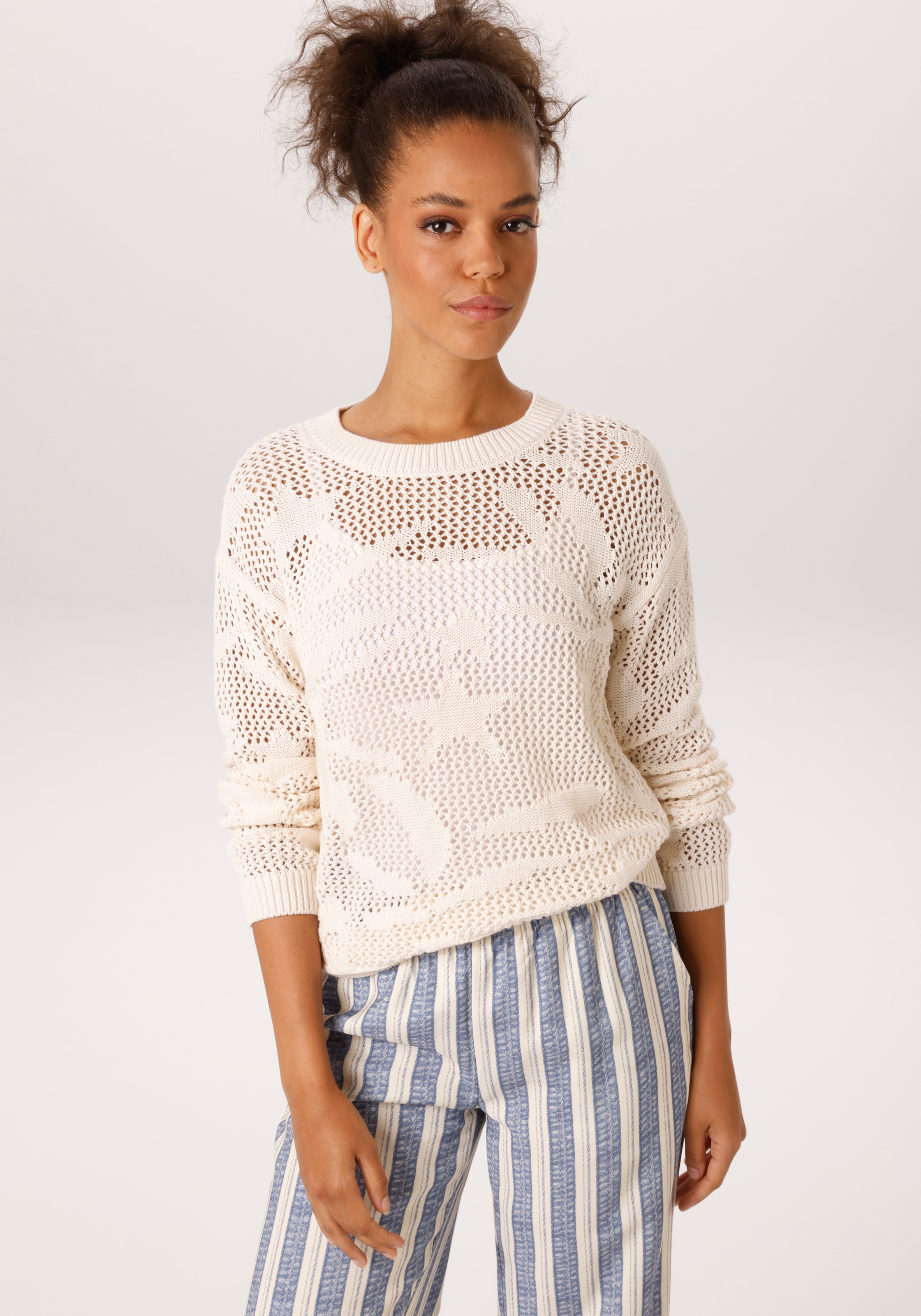 Image of Aniston CASUAL Strickpullover im trendigen Ajour-Muster mit eingestrickten Motiven