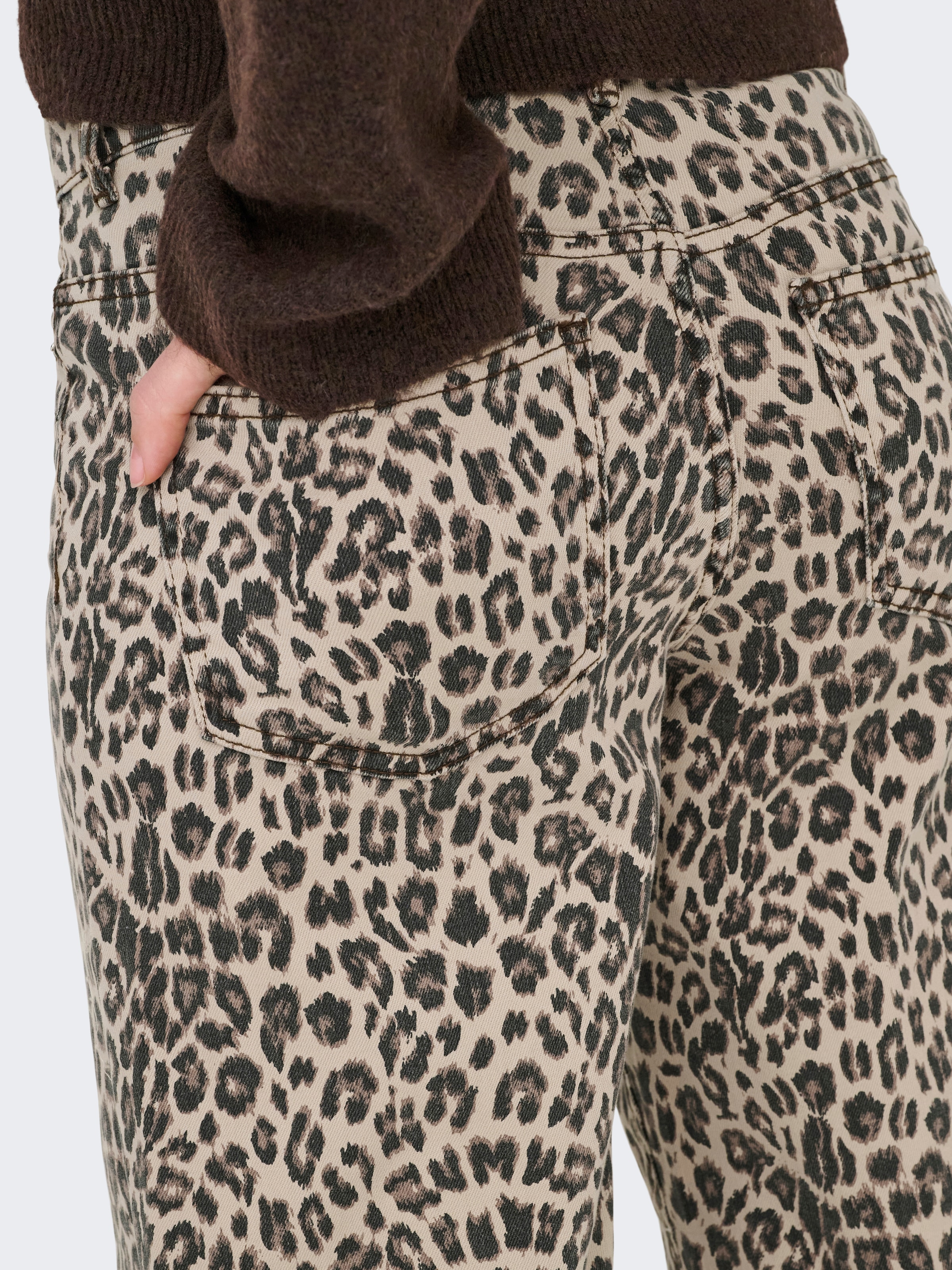 ONLY High-waist-Jeans »ONLMADISON BLUSH HW LEO WIDE DNM«