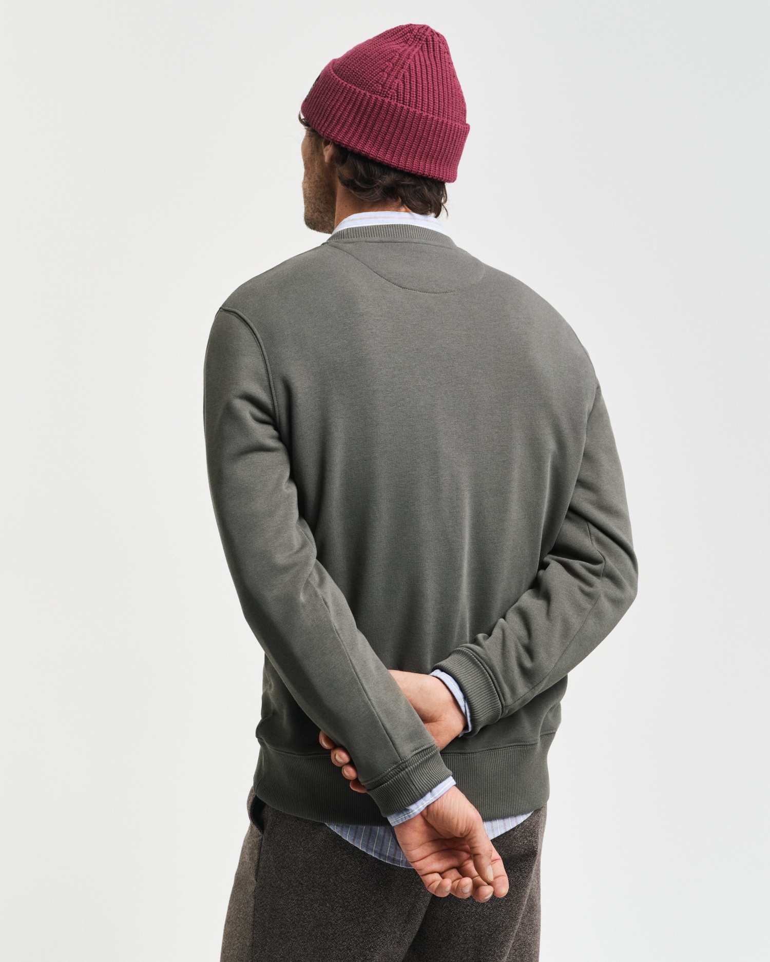 Gant Sweatshirt »EMBOSSED C-NECK SWEAT«, eine erhabene GANT-Grafikprägung auf der Brust