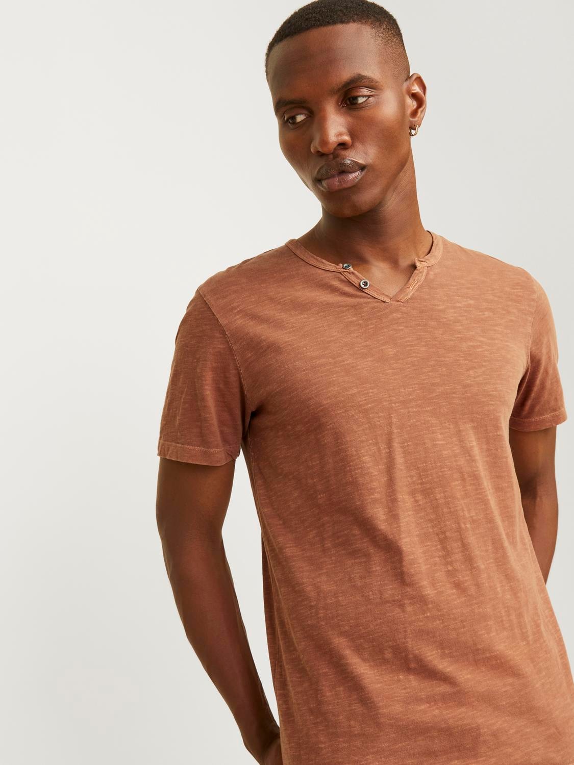 Jack & Jones T-Shirt »JJESPLIT NECK TEE SS NOOS«, mit V-Ausschnitt