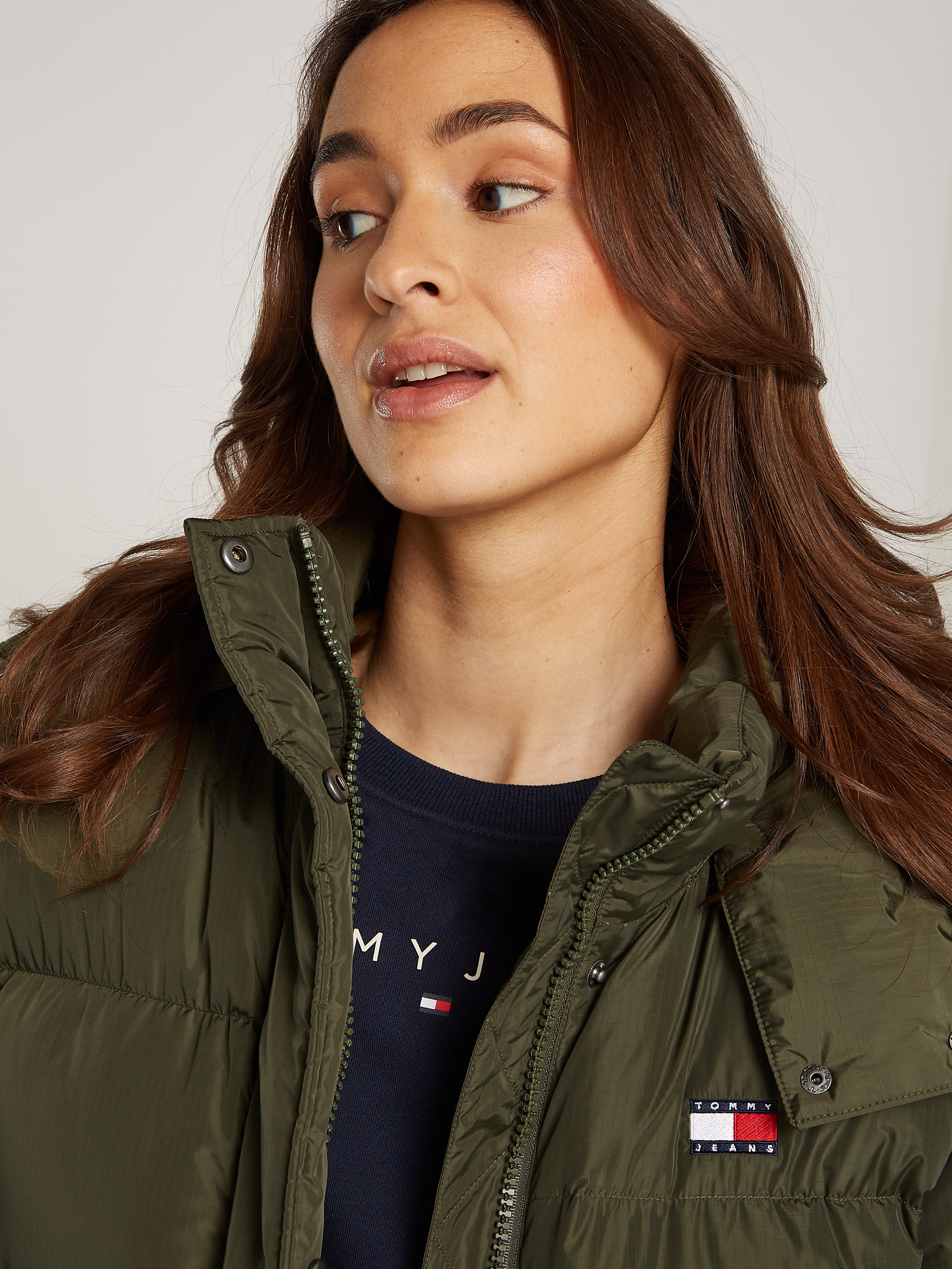 Tommy Jeans Steppmantel »TJW ALASKA LONG PUFFER EXT«, mit Logostickerei