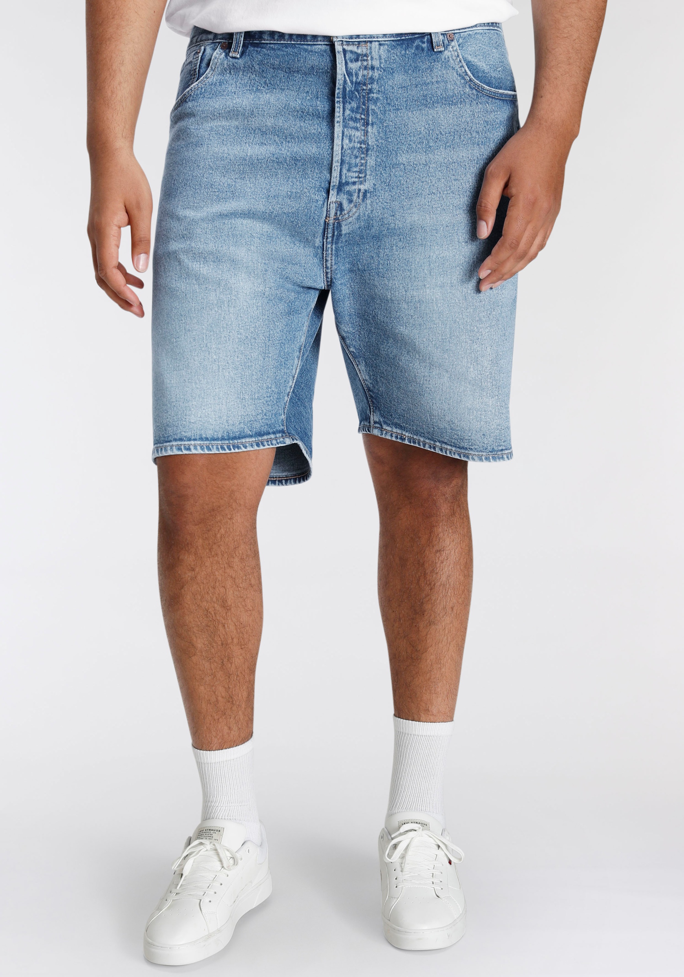 Image of Levi's® Plus Shorts »LE 501 HEMMED SHORT B&T«, mit Knopfleiste, 501 collection bei Ackermann Versand Schweiz