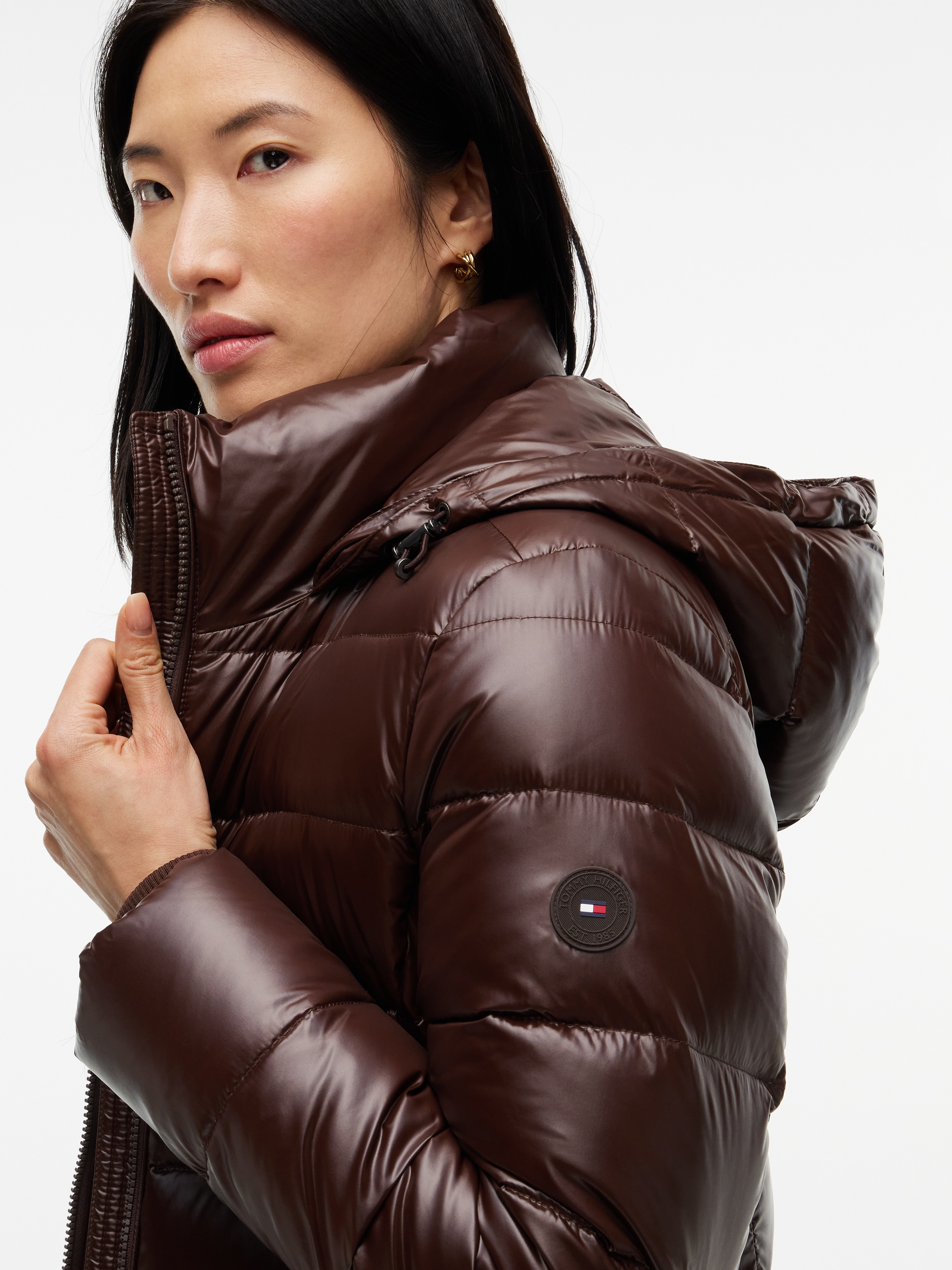 Tommy Hilfiger Veste matelassée »GLOSS DOWN FITTED JACKET« fibre synthétique, aspect légèrement brillant