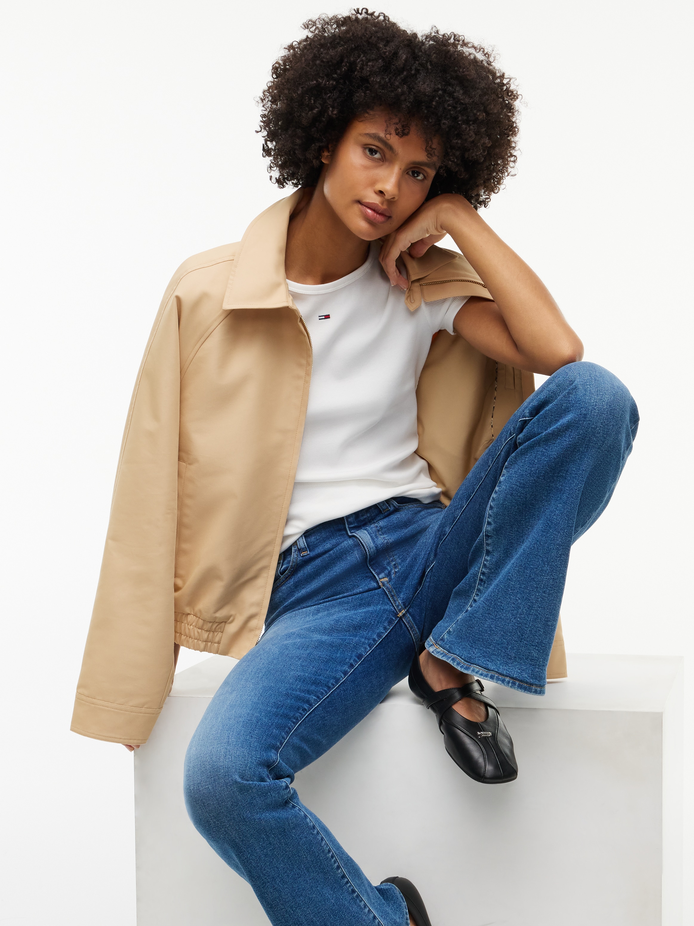 Tommy Jeans Jeans bootcut »SYLVIA HIGH RISE BOOTCUT DJ0239« mélange de coton