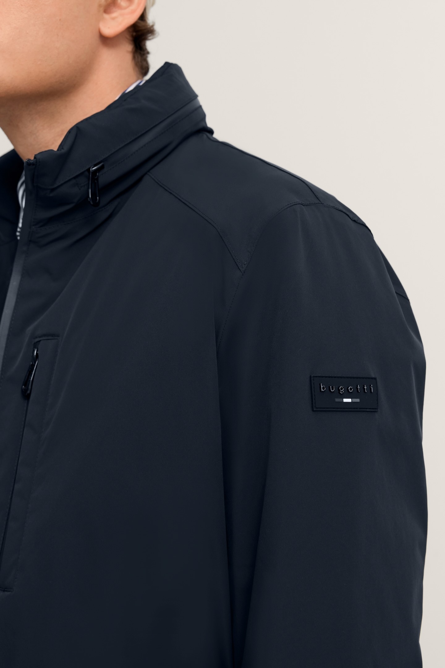 bugatti Veste de pluie »Rainseries« avec capuche coupe Regular Fit avec capuche et col montant