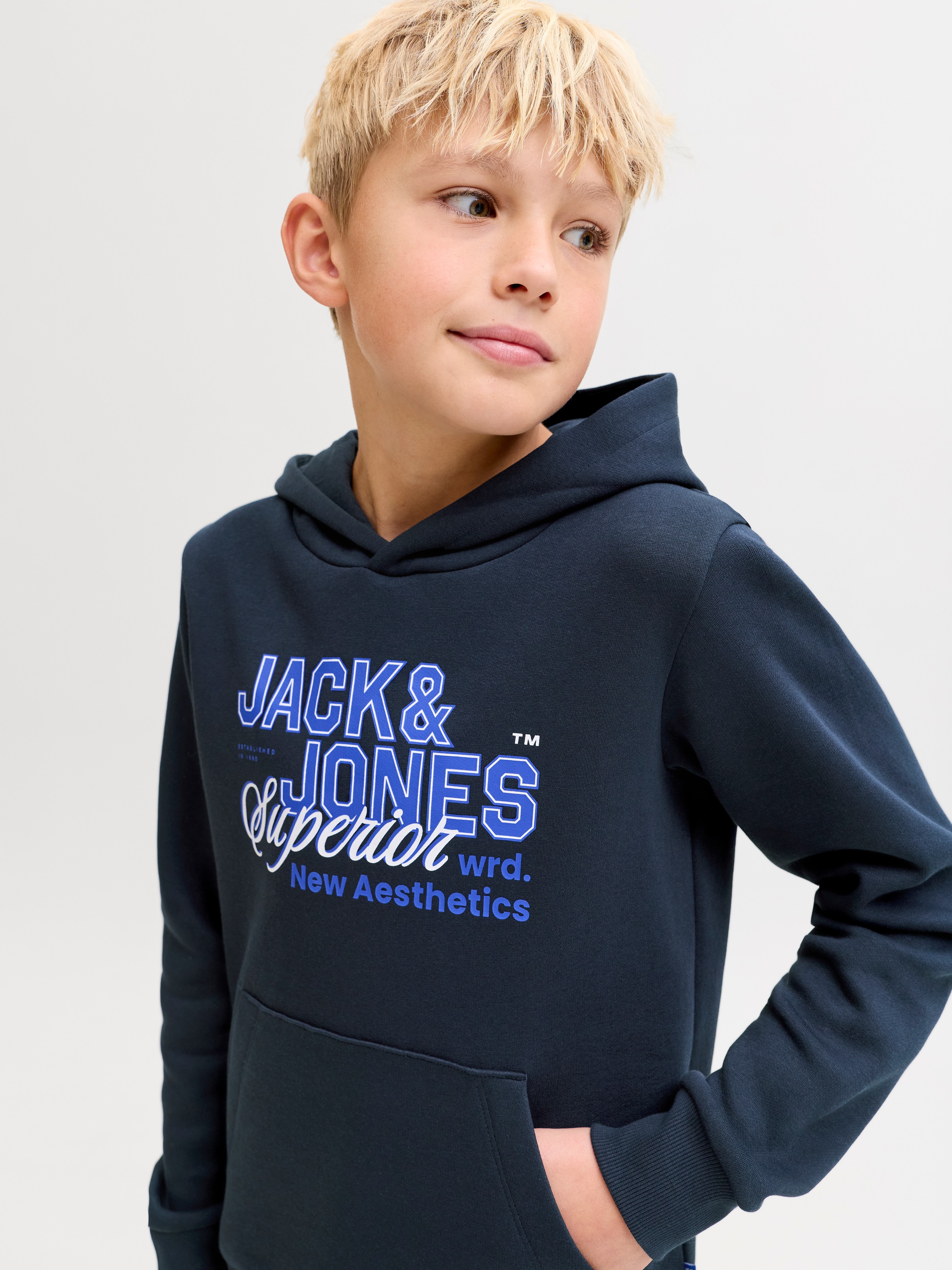 Jack & Jones Junior Sweat à capuche »JJELOGO SWEAT HOOD 2 COL AW25 NOOS JNR«
