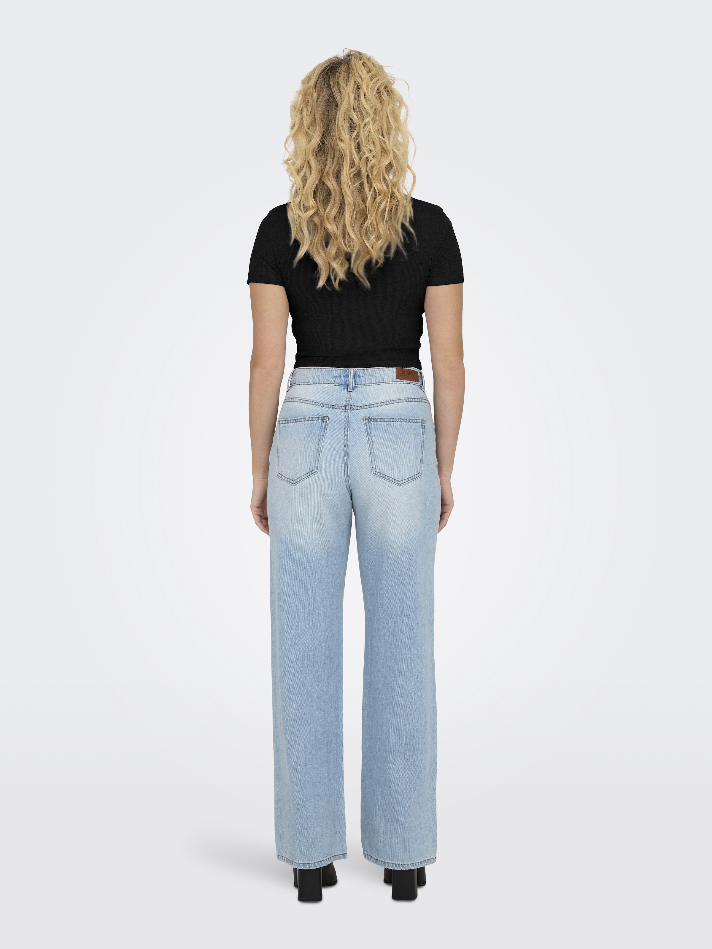 ONLY T-shirt à manches courtes »ONLBETTY S/S O-NECK SHORT TOP CC JRS« softe Jerseyqualität