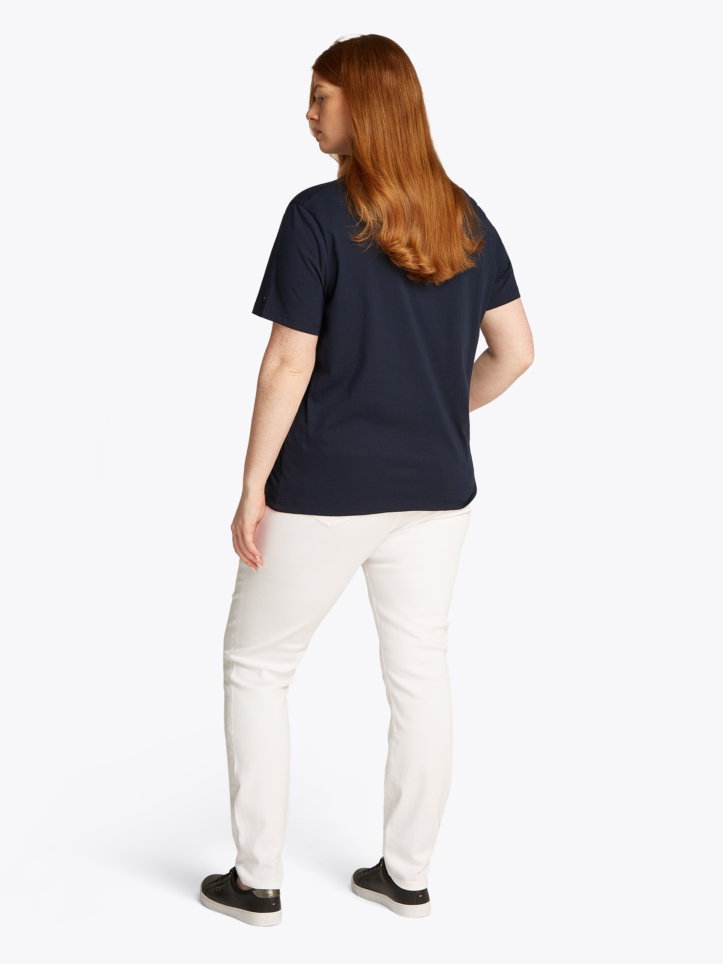 Tommy Hilfiger Curve Rundhalsshirt »CRV REG SCRIPT C-NK TEE SS«, in Grossen Grössen, Logoschriftzug