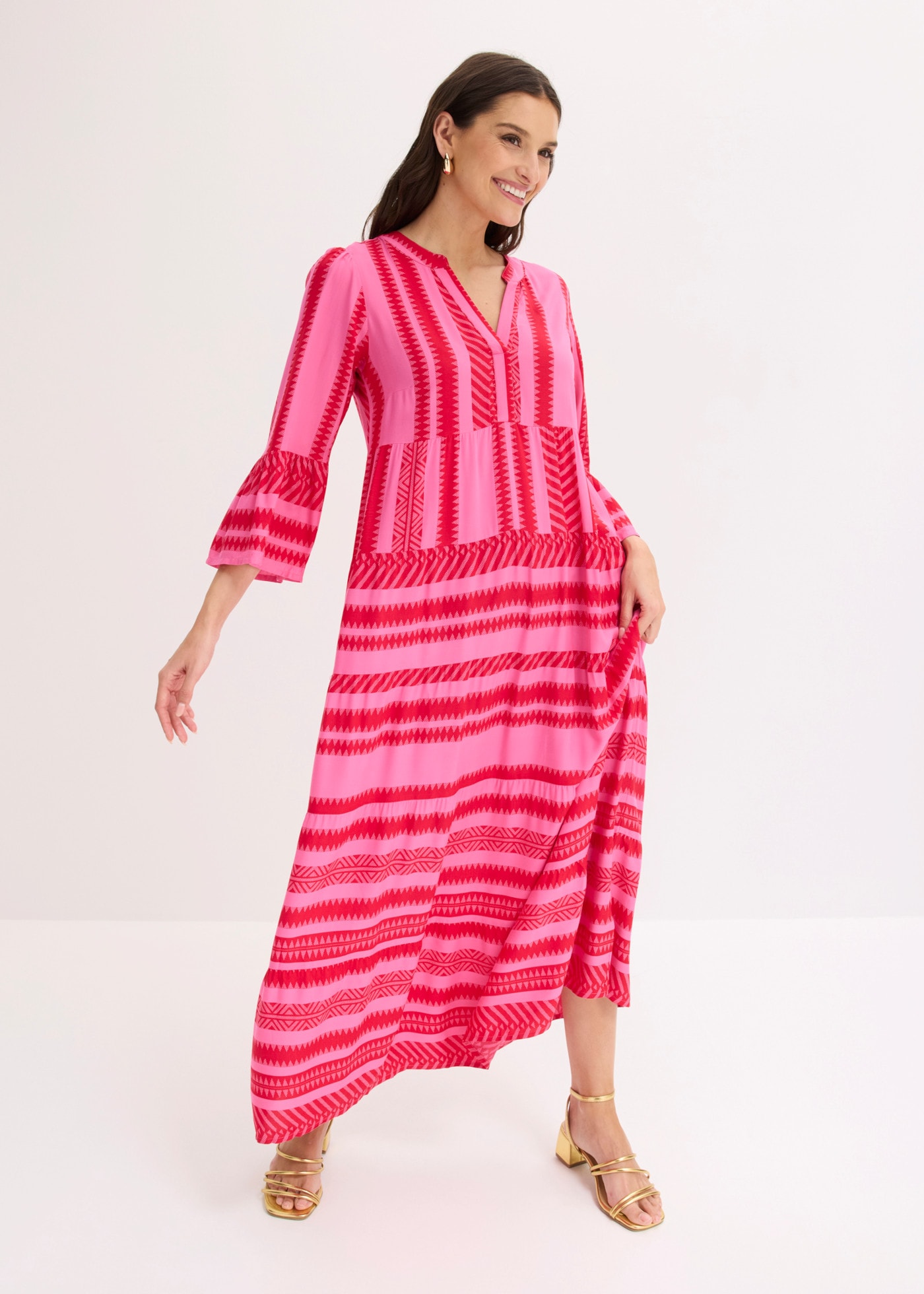 bonprix Maxikleid aus fliessender Viskose, mit Stufen-Rock, A-Linie Passform