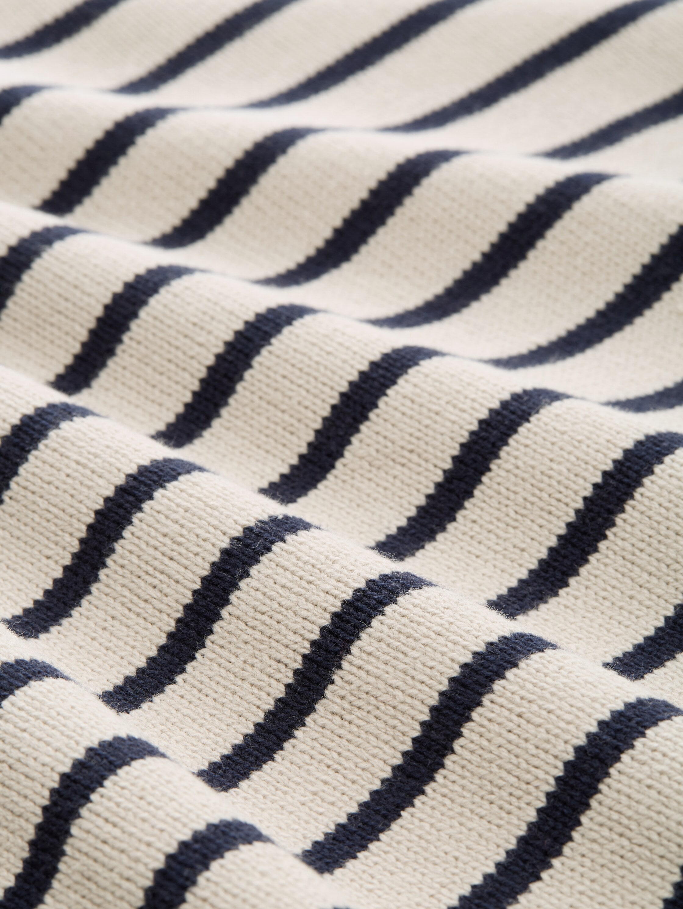 TOM TAILOR Denim Pull en tricot im Streifen-Design und mit Stehkragen