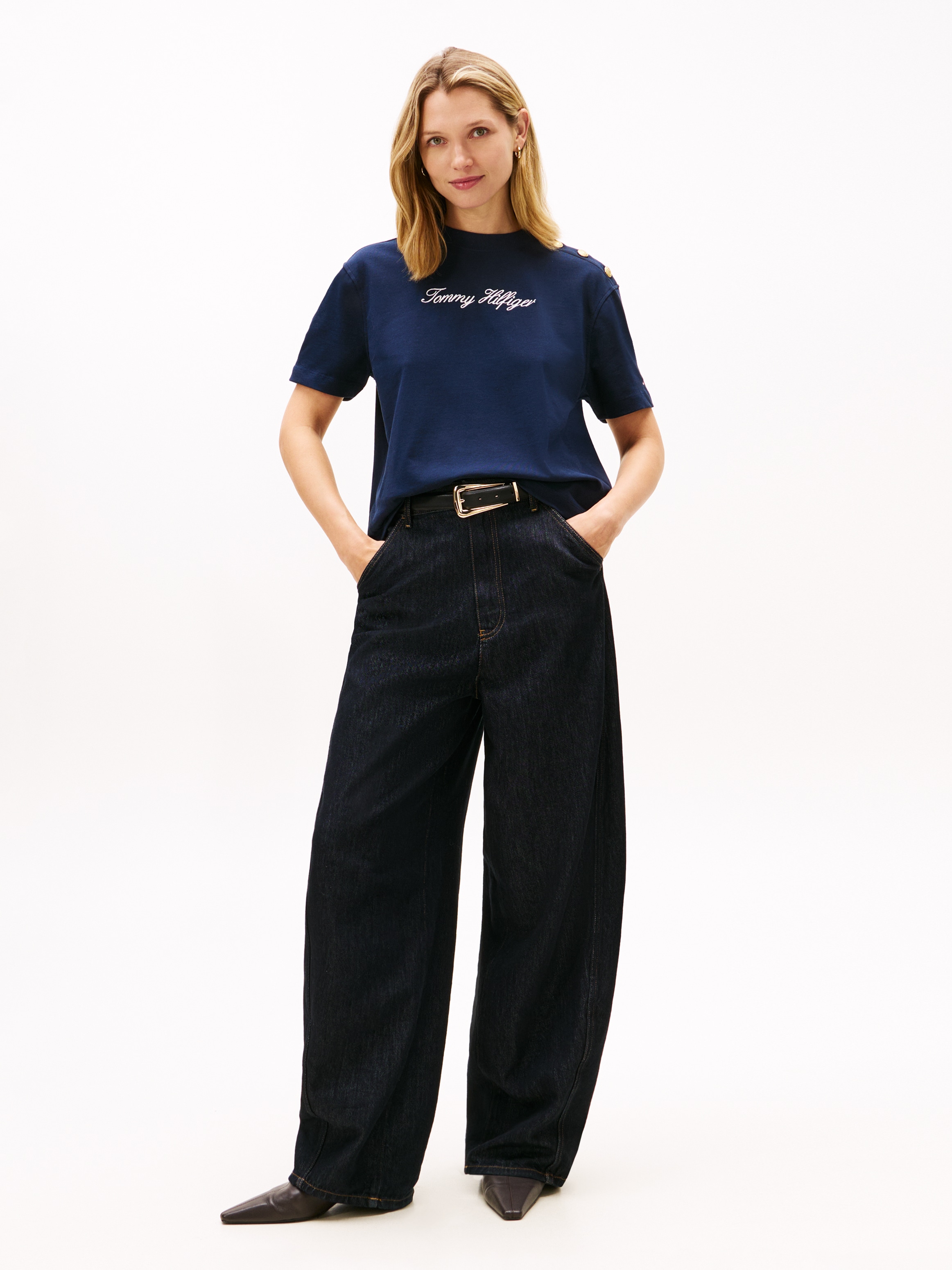 Tommy Hilfiger T-shirt à manches courtes »GOLD BTN SCRIPT MDRN SS TEE« mit goldfarbenen Knöpfen