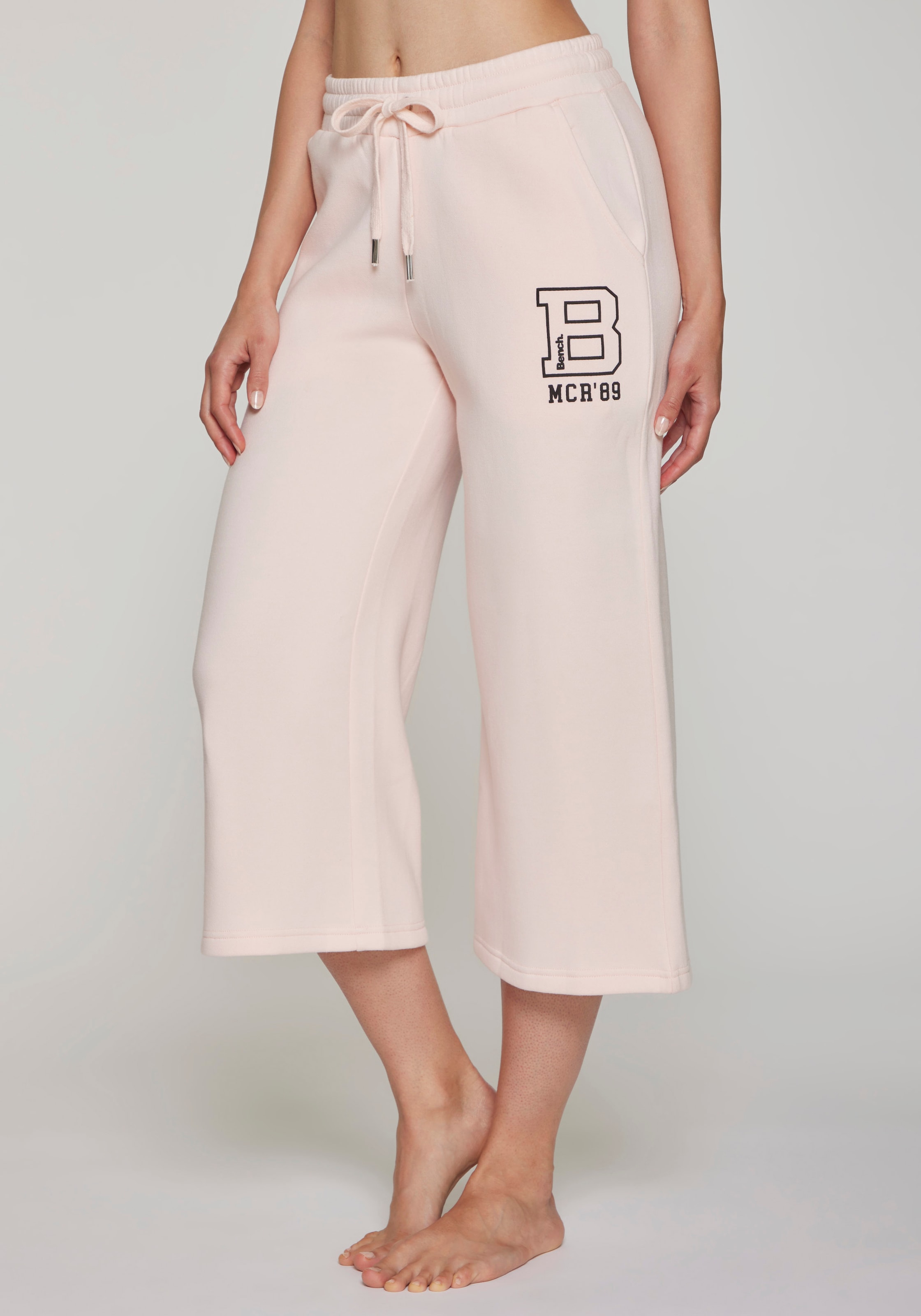 Image of Bench. Loungewear 7/8-Hose "Ankle Athletic Jogginghose" mit seitlichen Taschen und Logoprint, Loungewear