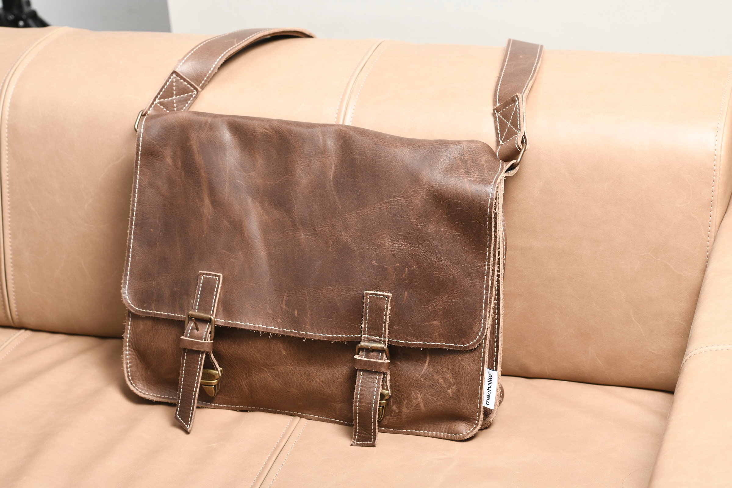 machalke® 2,5-Sitzer »valentino«, mit breiten Armlehnen, Füsse Walnuss, Breite 191 cm