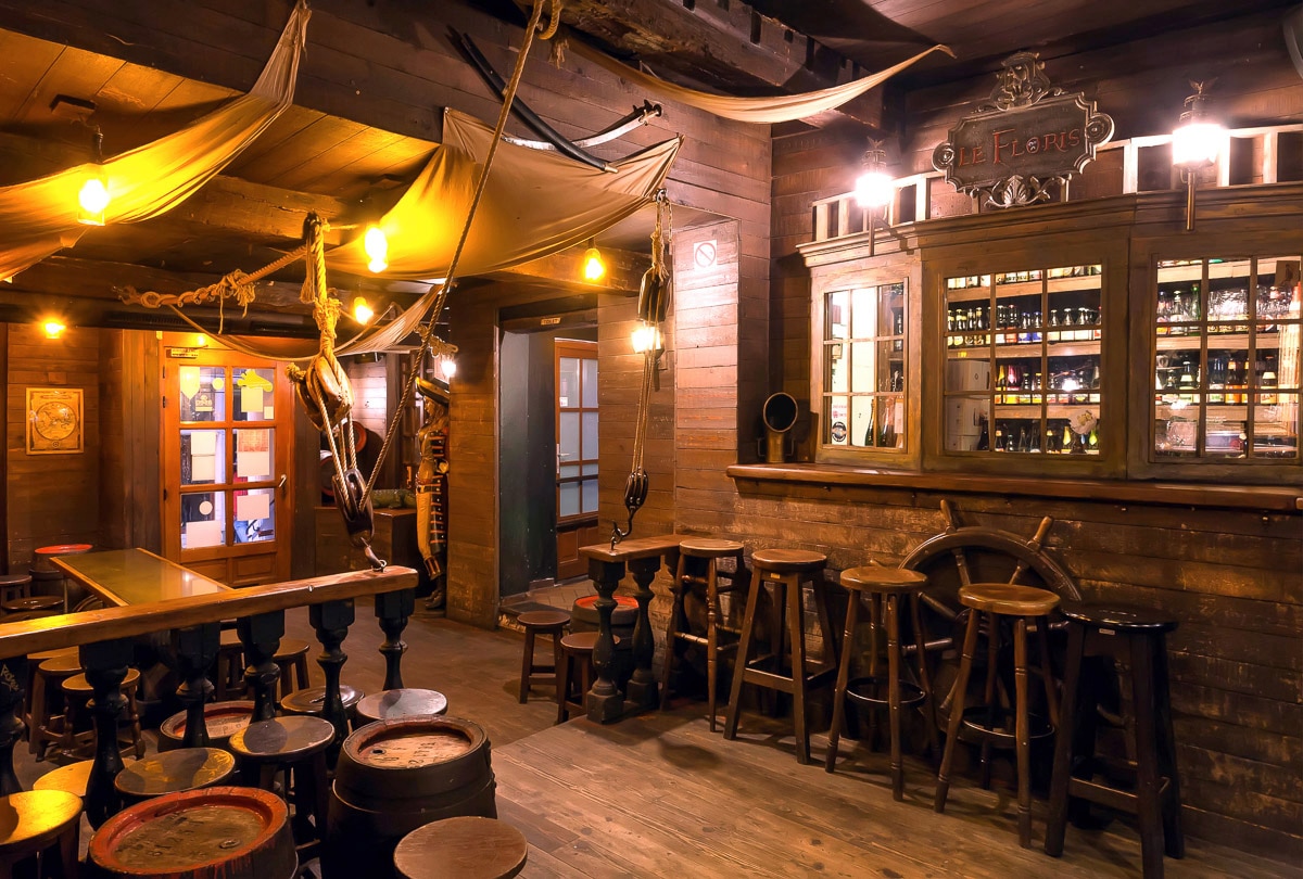 Image of Papermoon Fototapete "Old Schooner Style Bar"