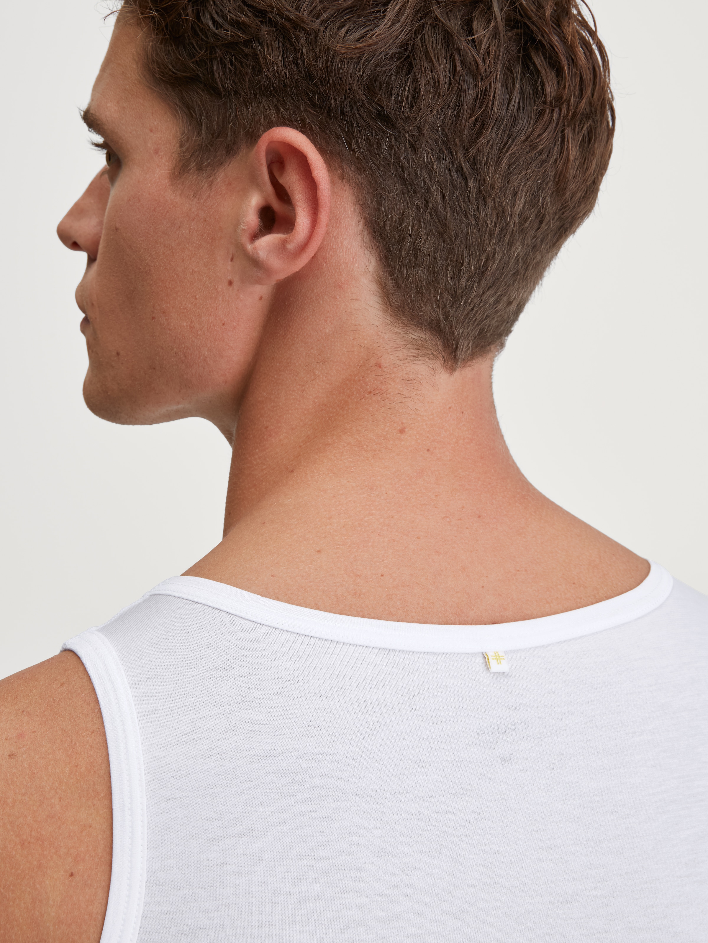 CALIDA T-shirt musclé »Natural Cooling« Rundhals-Ausschnitt, breite Träger, weich, elastisch