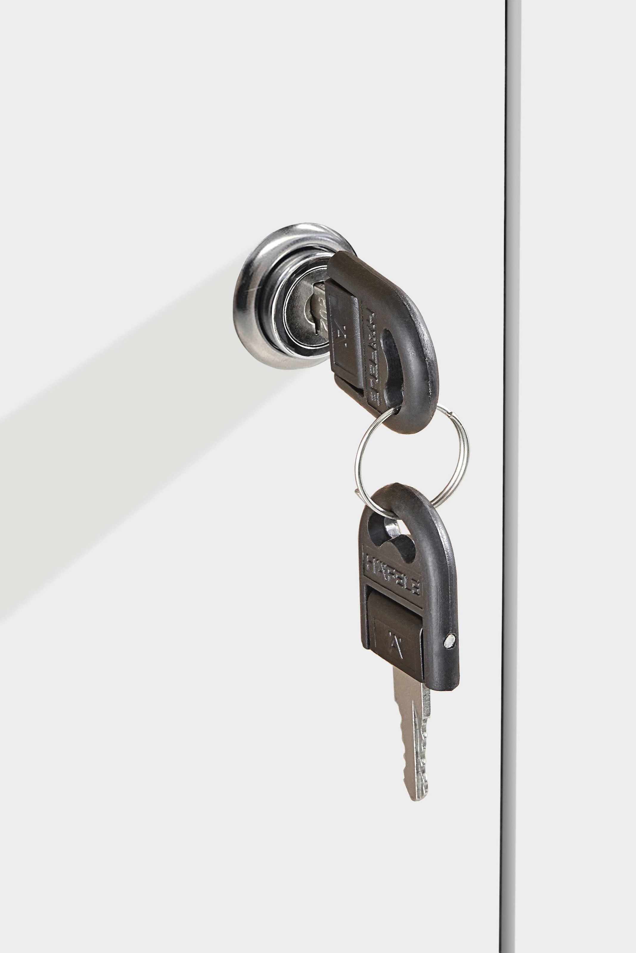 rauch Kleiderschrank »Schrank Garderobe Garderobenschrank Putzschrank Wäscheschrank BERGHEIM« Breiten 91/136/181 cm, Höhe 197 cm,  2 Aussenschubladen, Tür/en abschliessbar je 2 Schlüssel MADE IN GERMANY