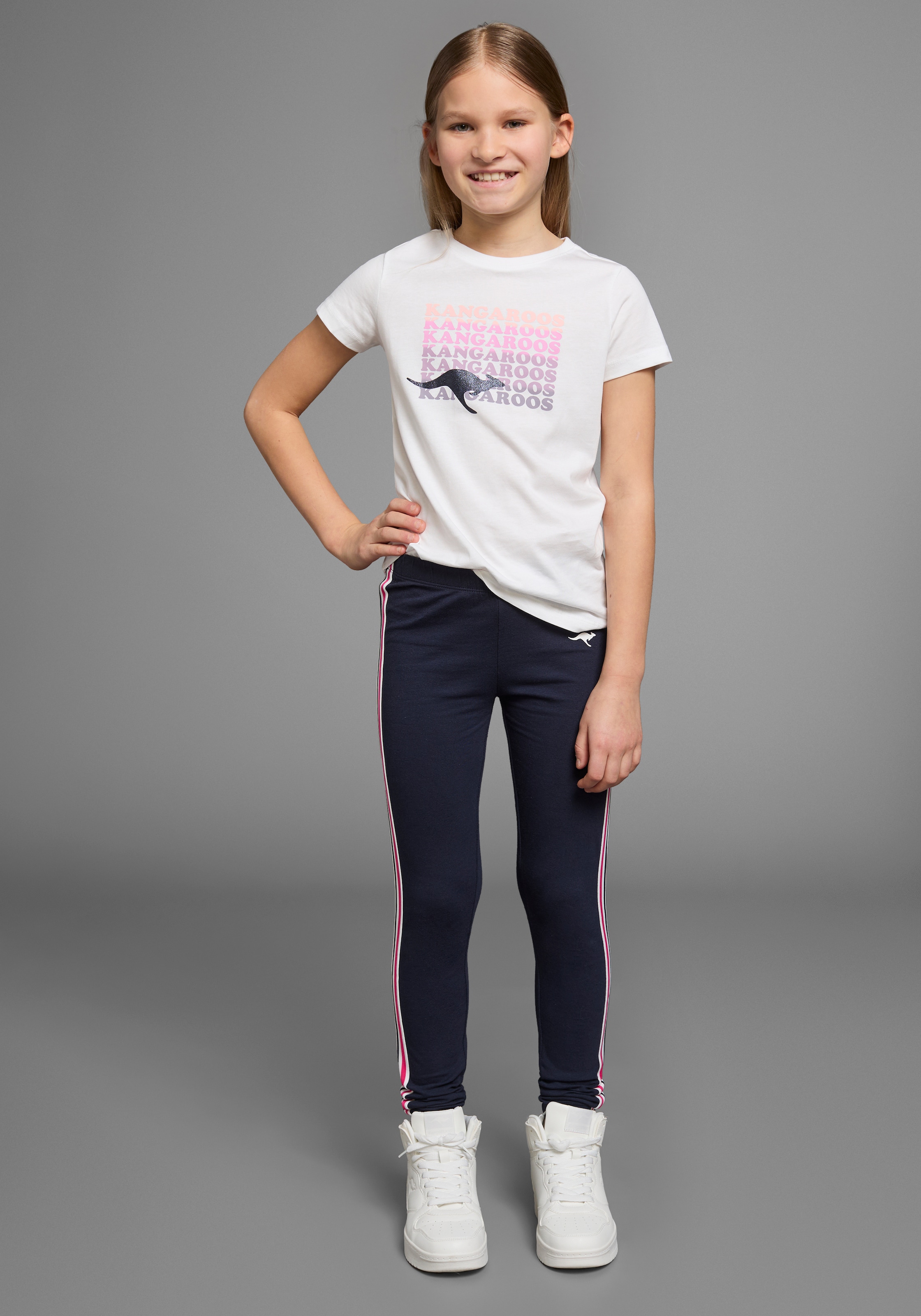 KangaROOS T-Shirt, Kurzarm, taillierter Schnitt, mit Glitzerdruck