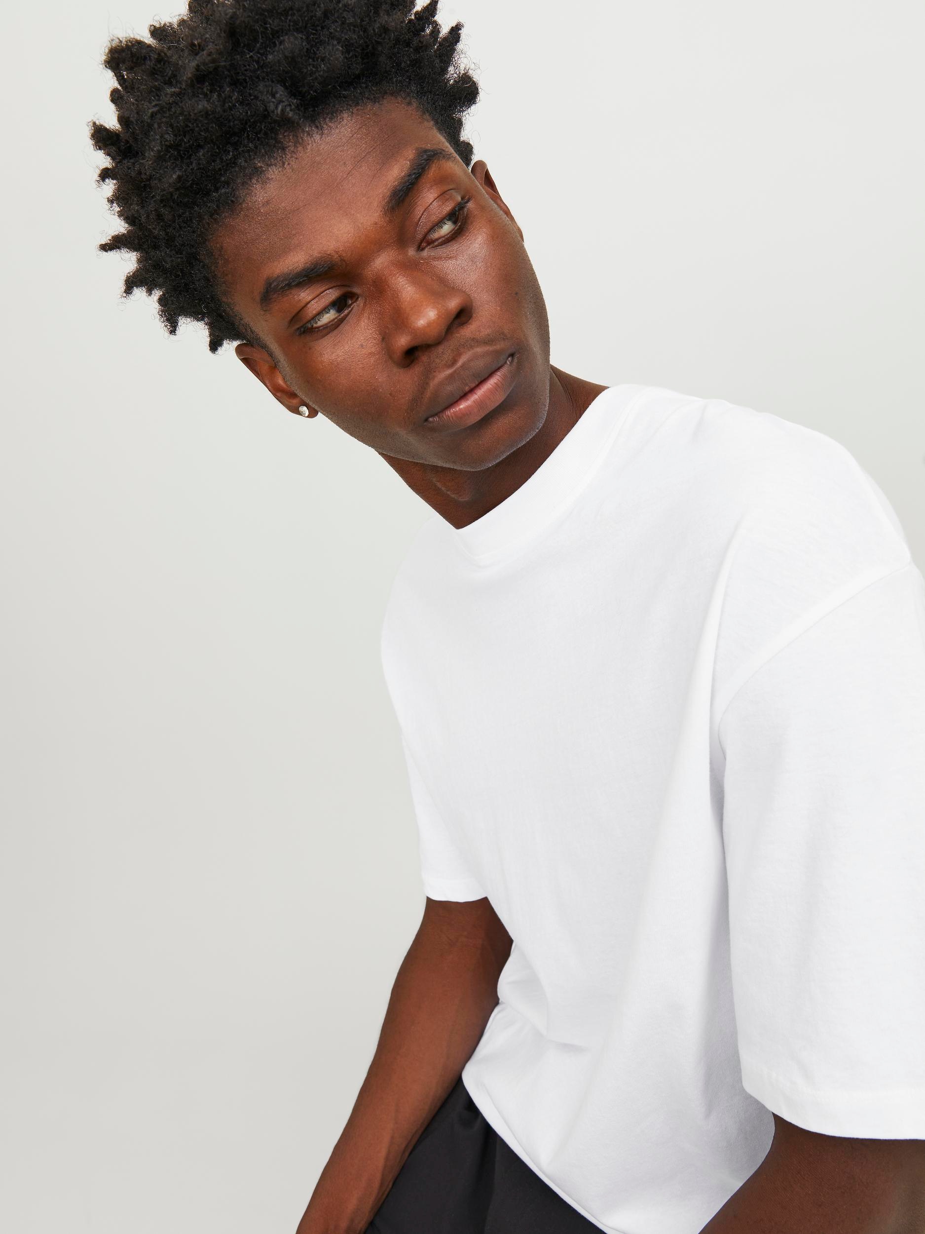 Jack & Jones Oversize-Shirt »JJEBRADLEY TEE SS O-NECK NOOS«, mit Rundhalsausschnitt