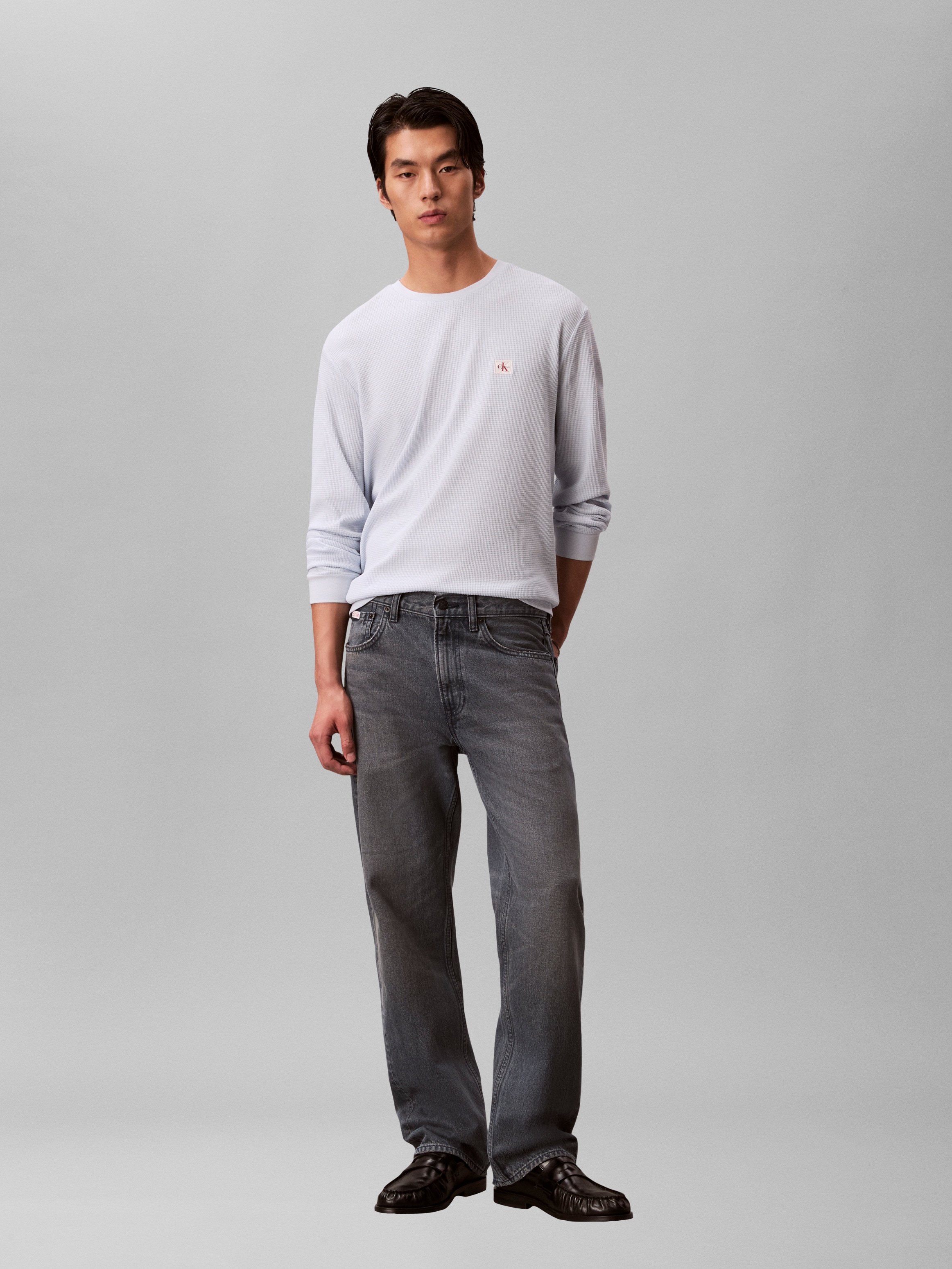 Calvin Klein T-shirt à manches longues »LS WAFFLE BADGE CREWNK TEE« avec encolure ronde